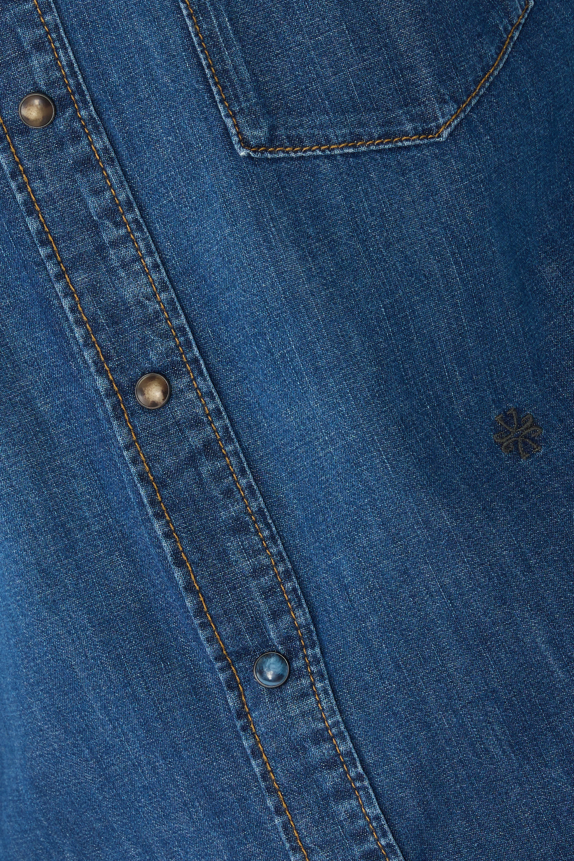 قميص بصف أزرار دنيم 