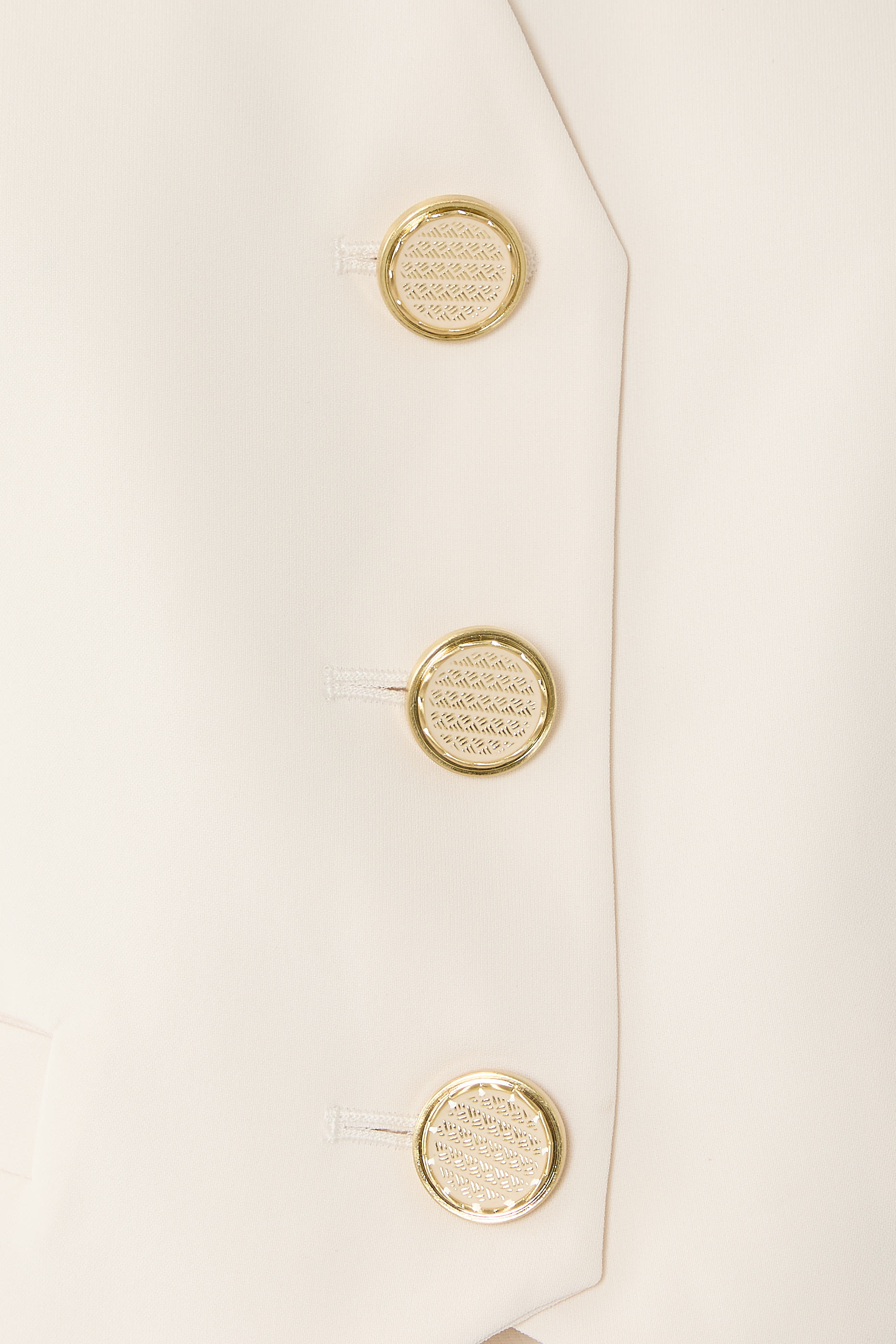 فيست بقصة ضيقة