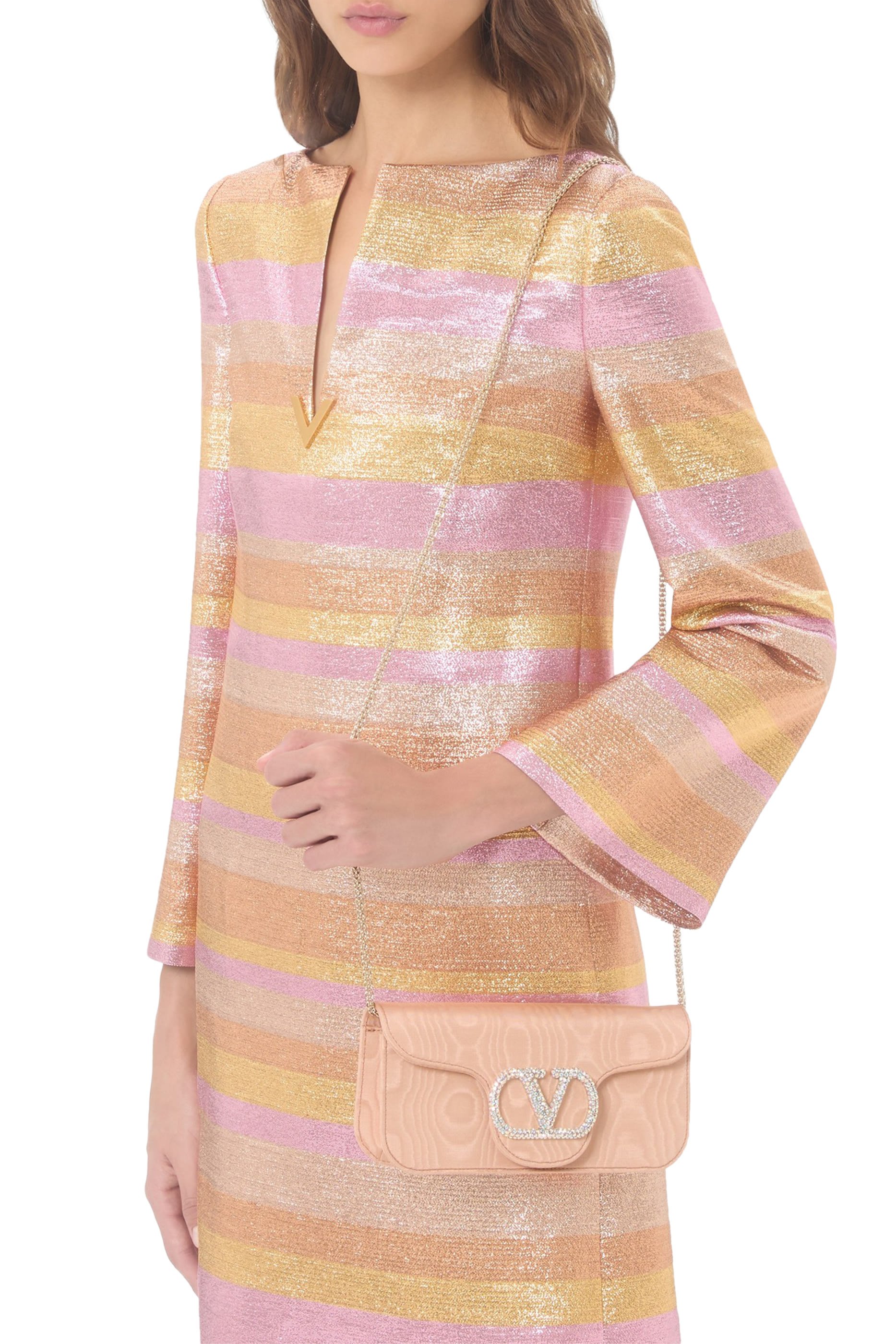 كلاتش بحلية شعار الماركة