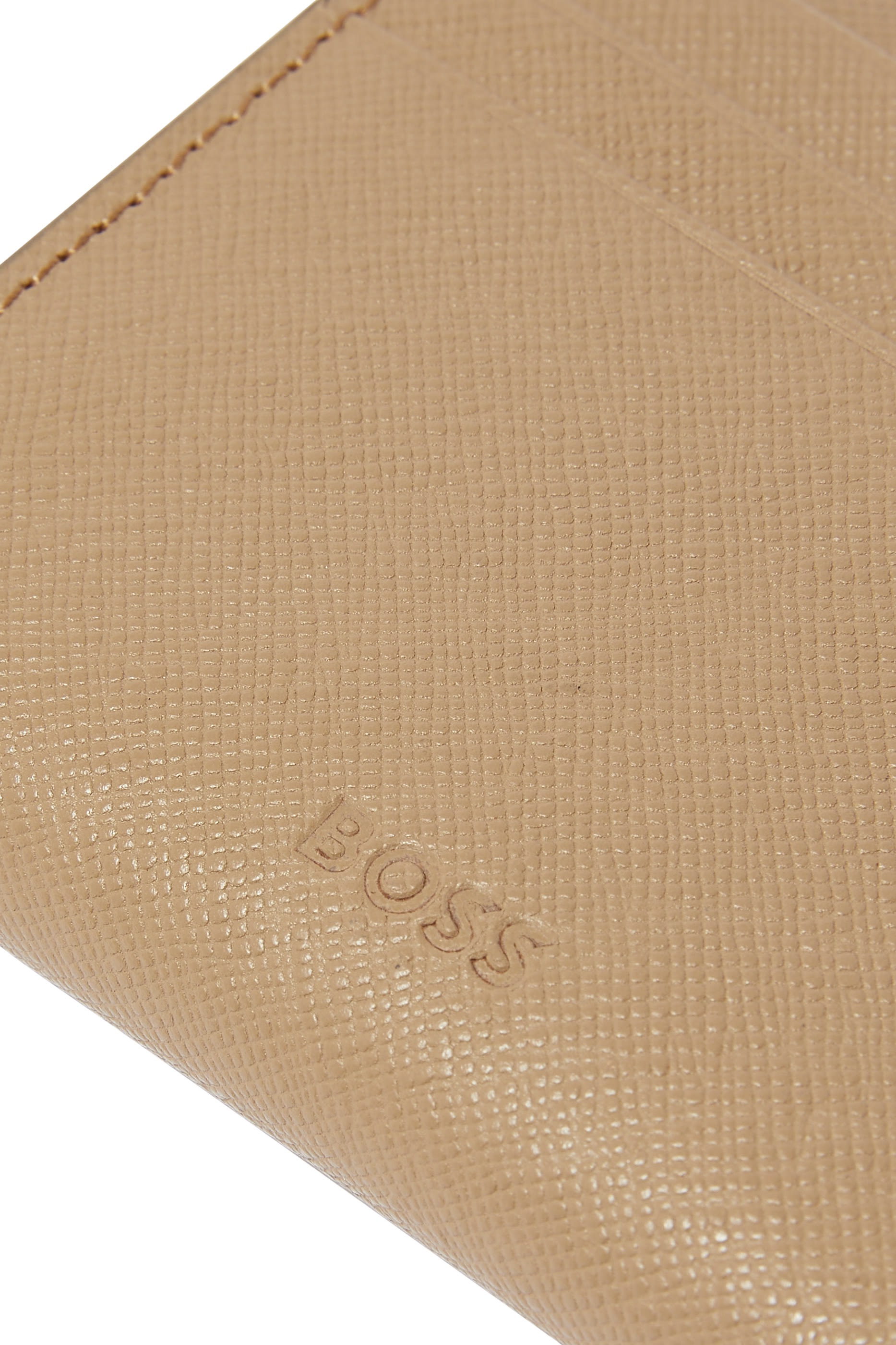 حافظة بطاقات بتصميم مطوي