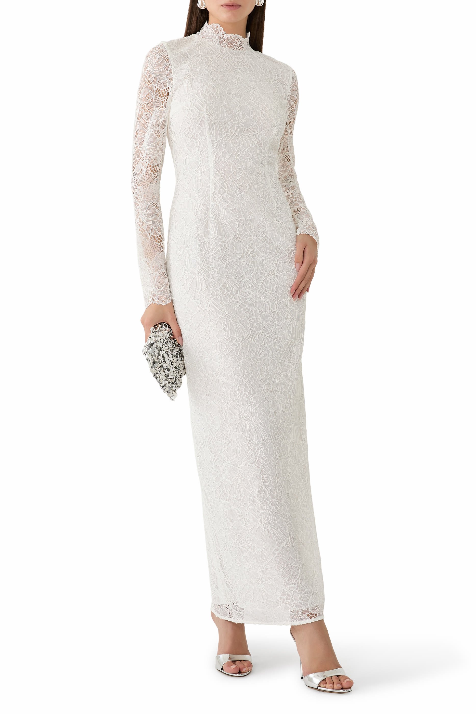 فستان طويل بظهر مفتوح دانتيل