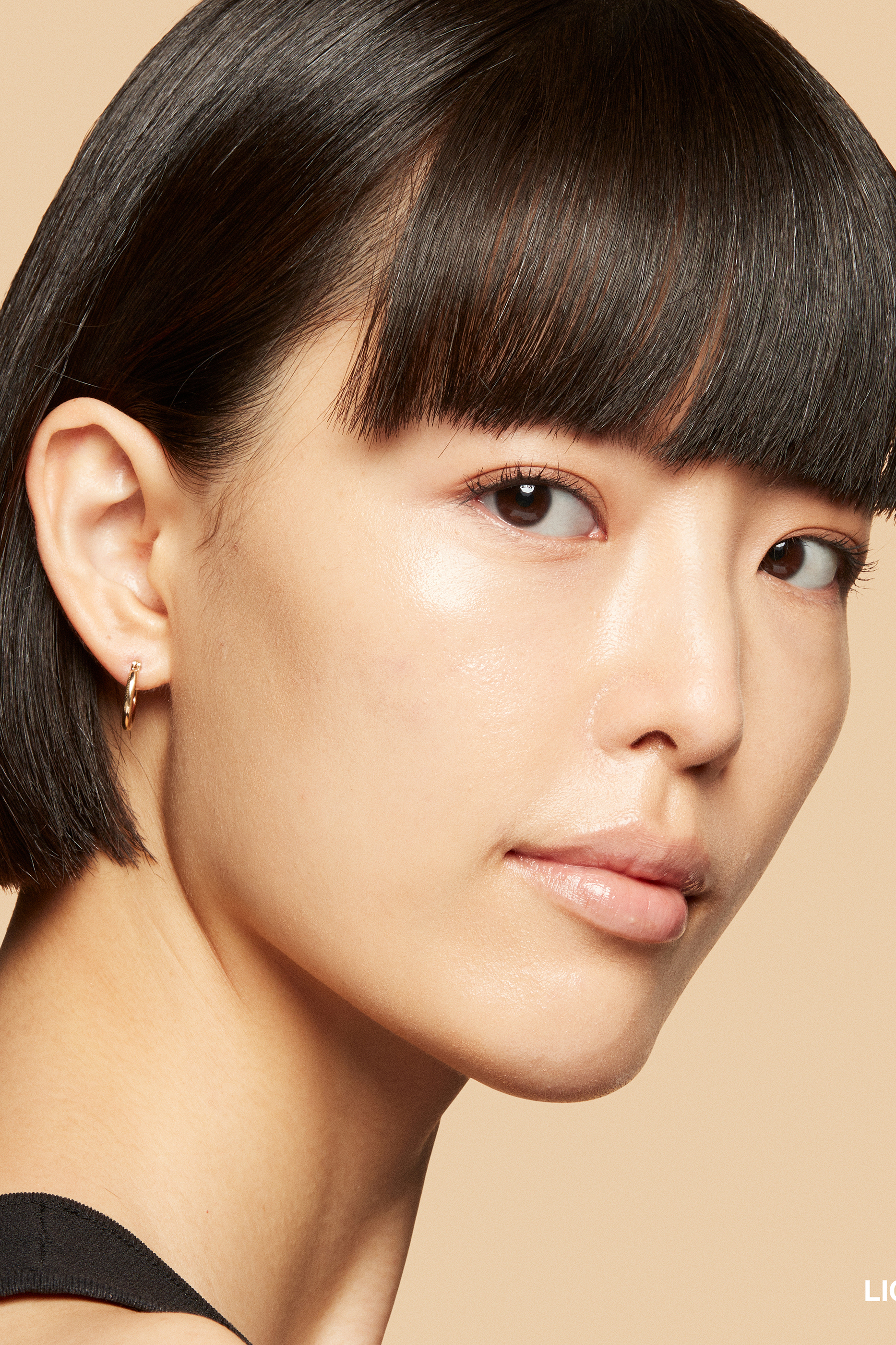 واقي شمس ملون غني بالفيتامينات وعامل حماية SPF 15