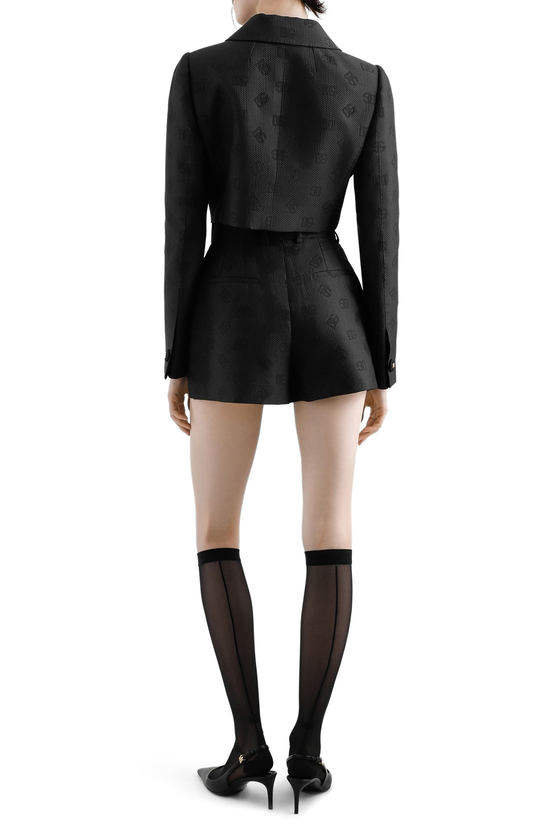 جاكيت بقصة قصيرة مزين بشعار الماركة بالكامل جاكار