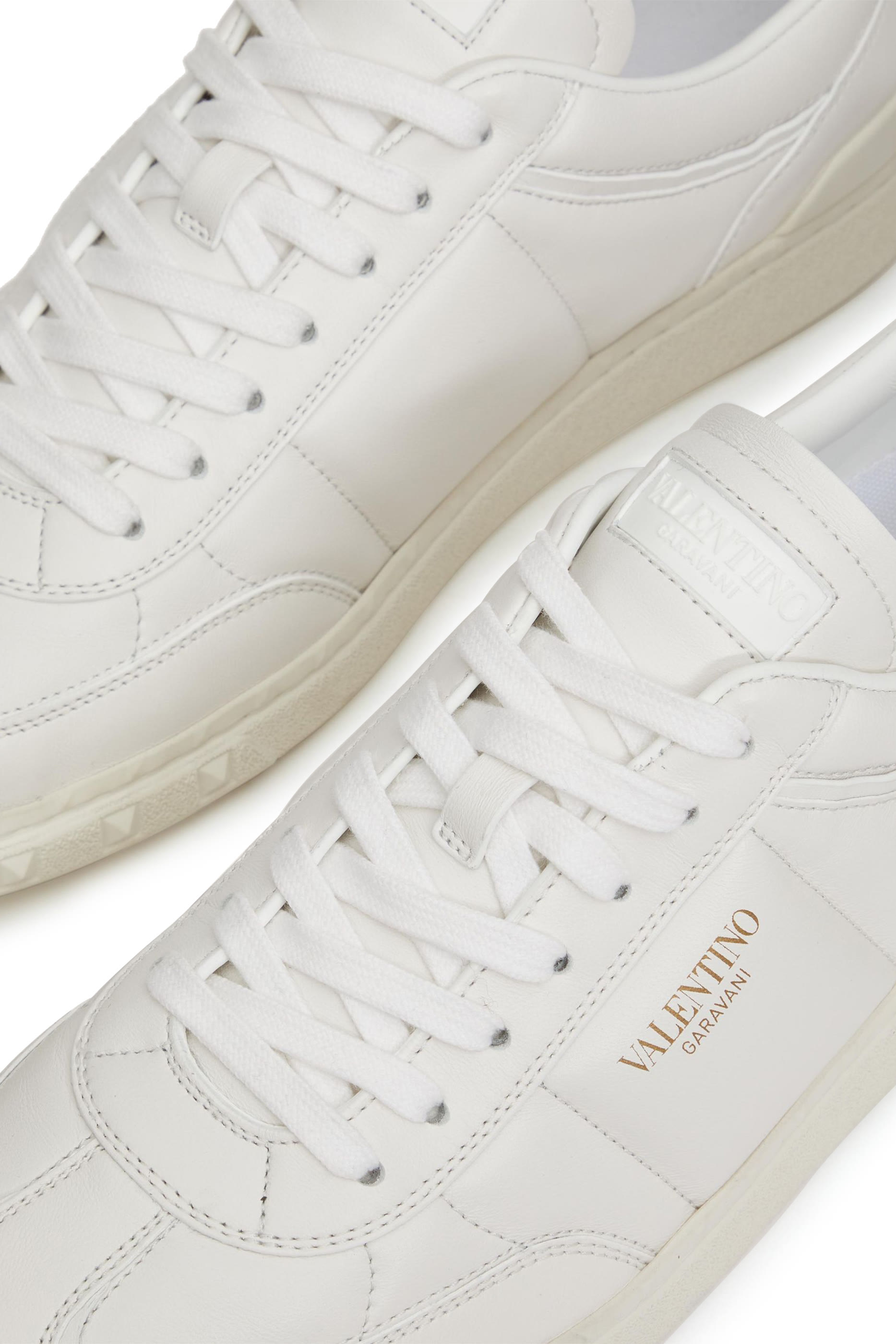 سنيكرز أبفيلج بكاحل منخفض جلد نابا