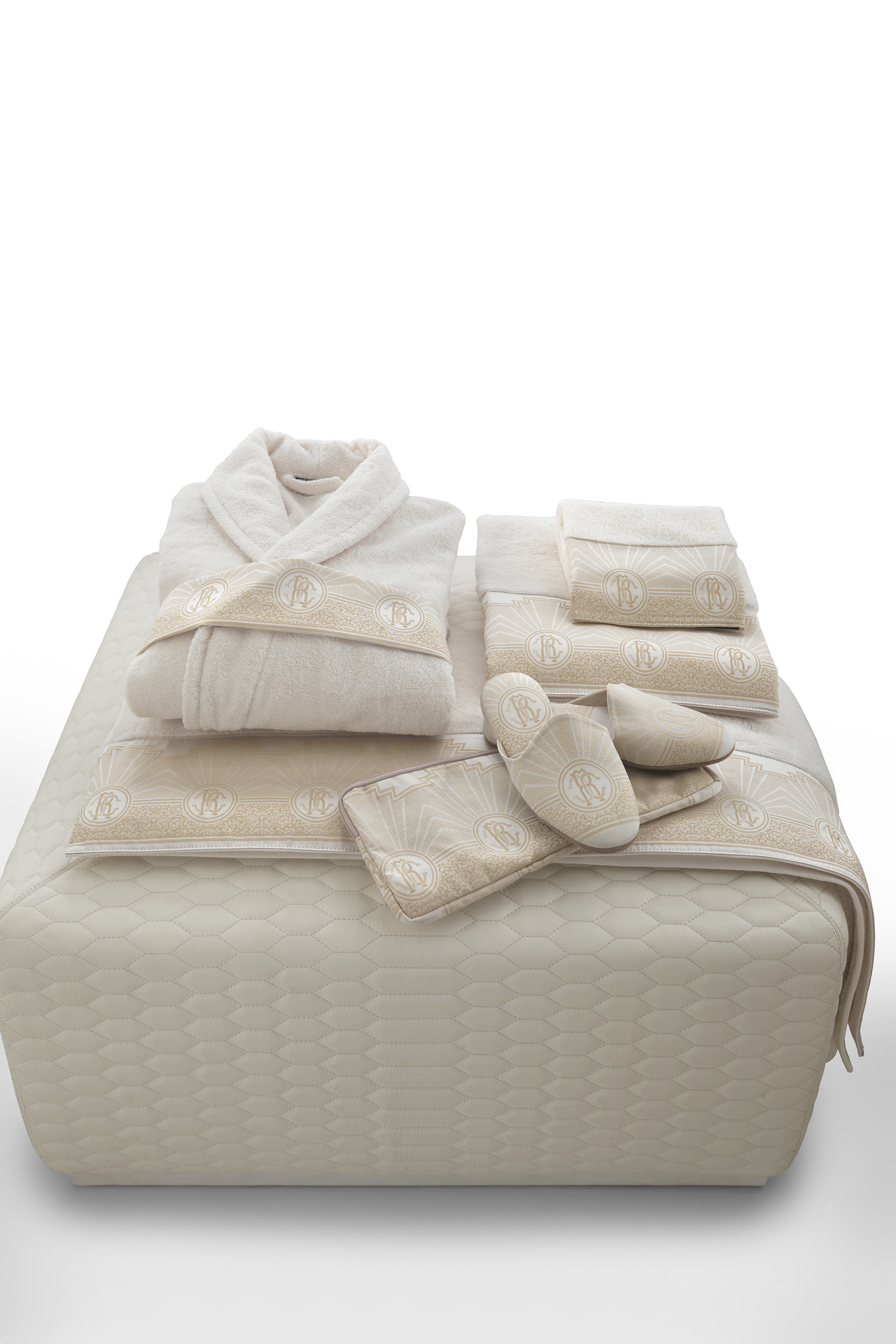 حذاء مفتوح من الخلف رويال كوليكشن