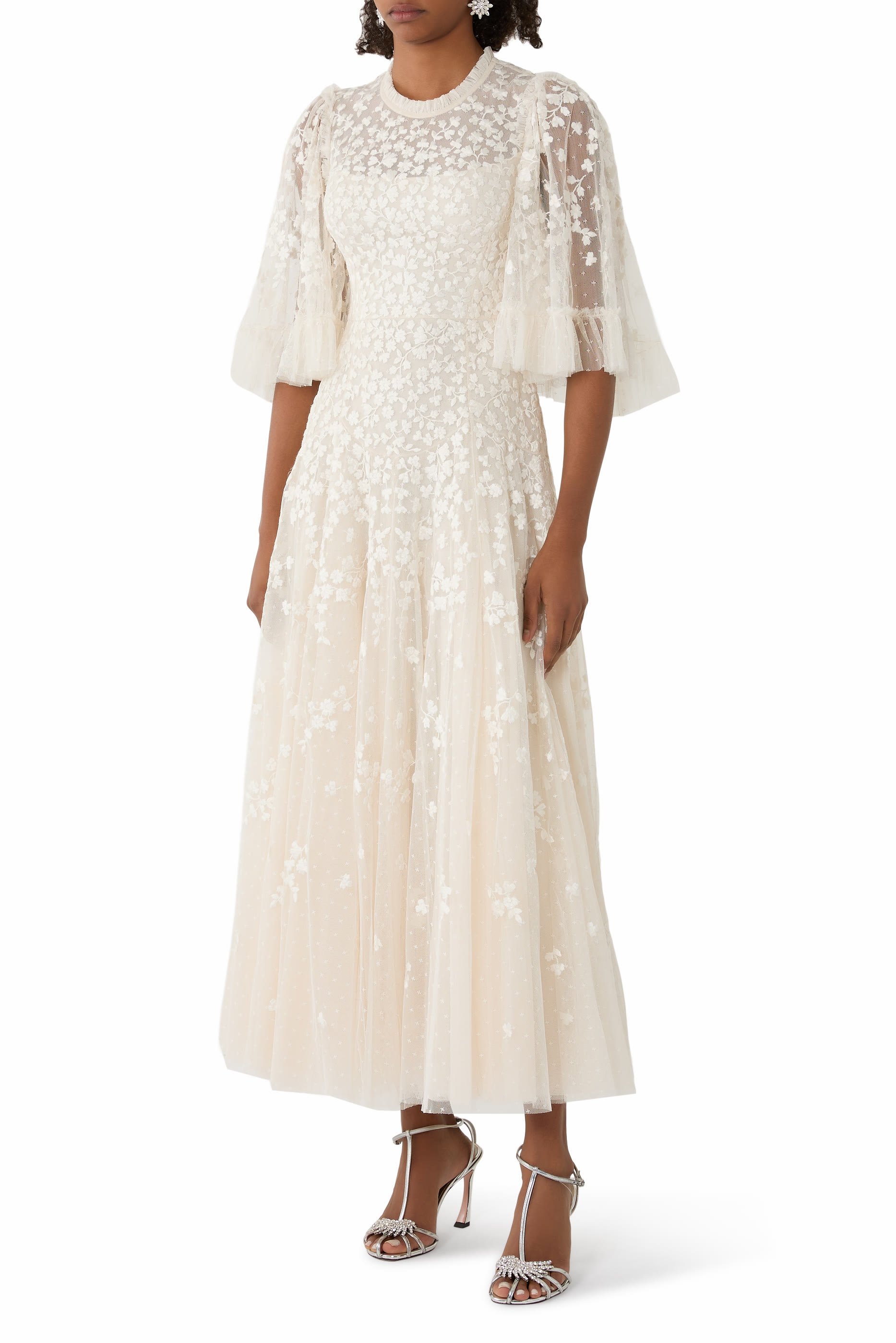 فستان سهرة سكاتر مطرز بزهور بياقة مستديرة وبطول الكاحل