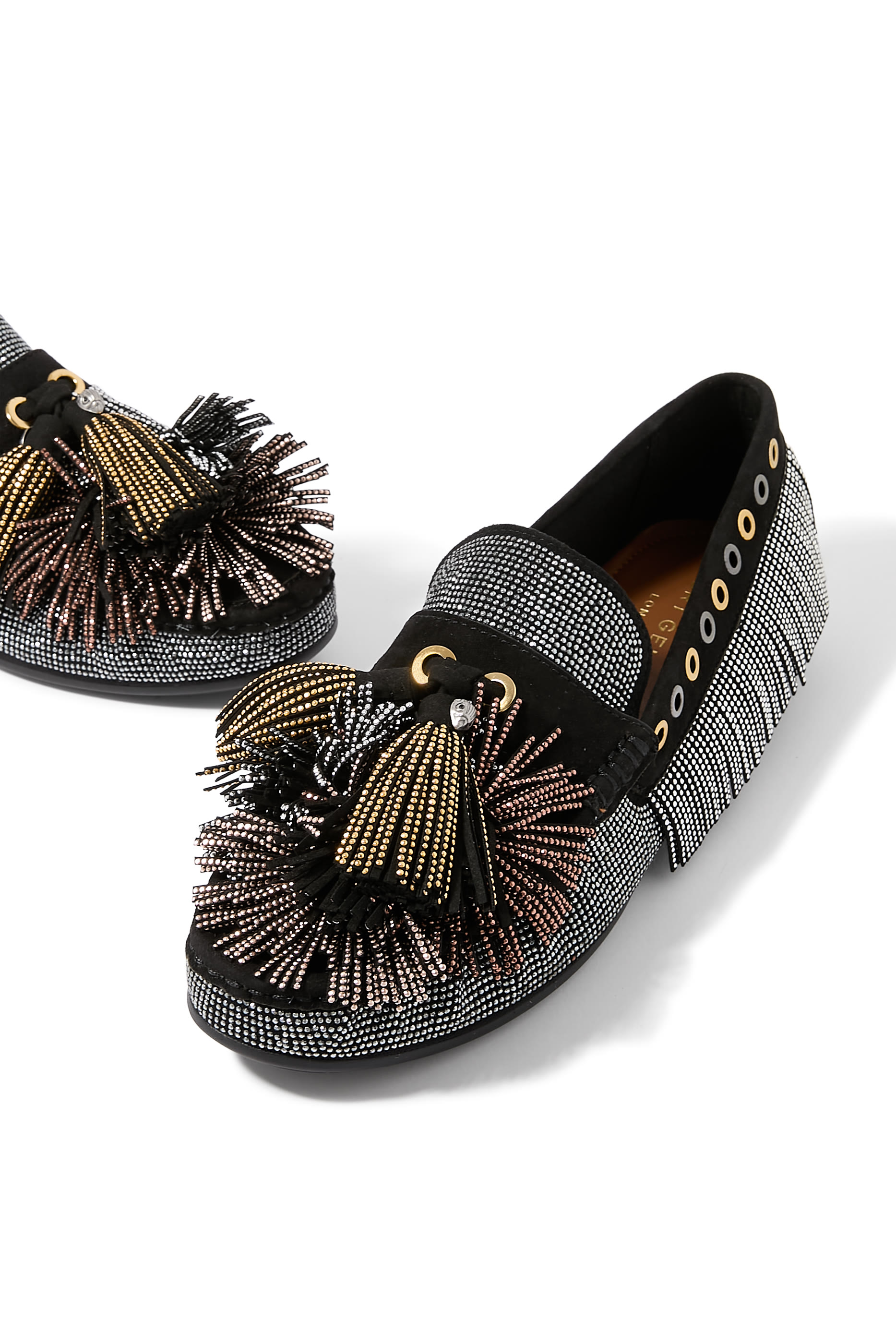 حذاء موكاسين بوم بوم بتصميم سهل الارتداء