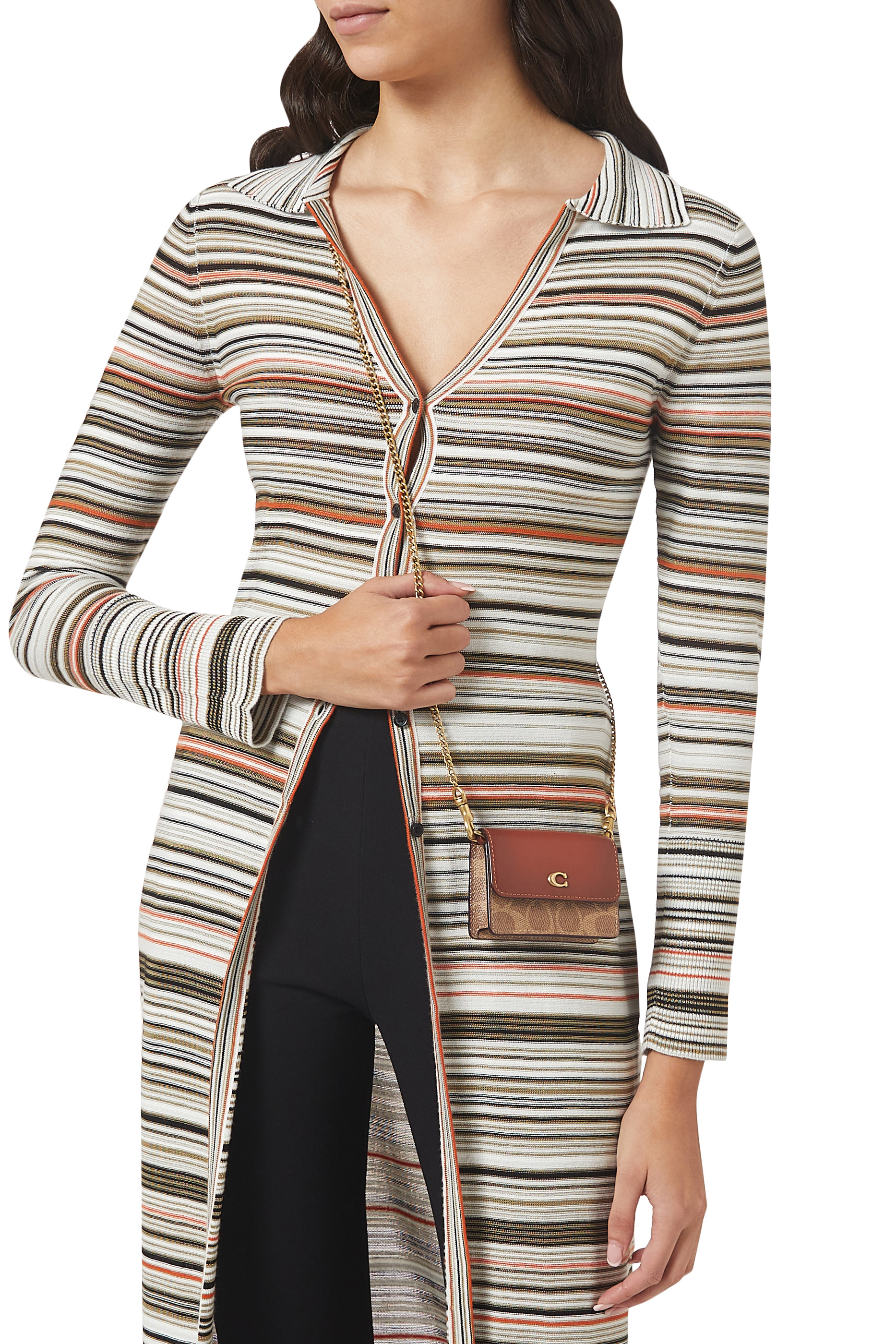 حافظة بطاقات بغطاء قلاب