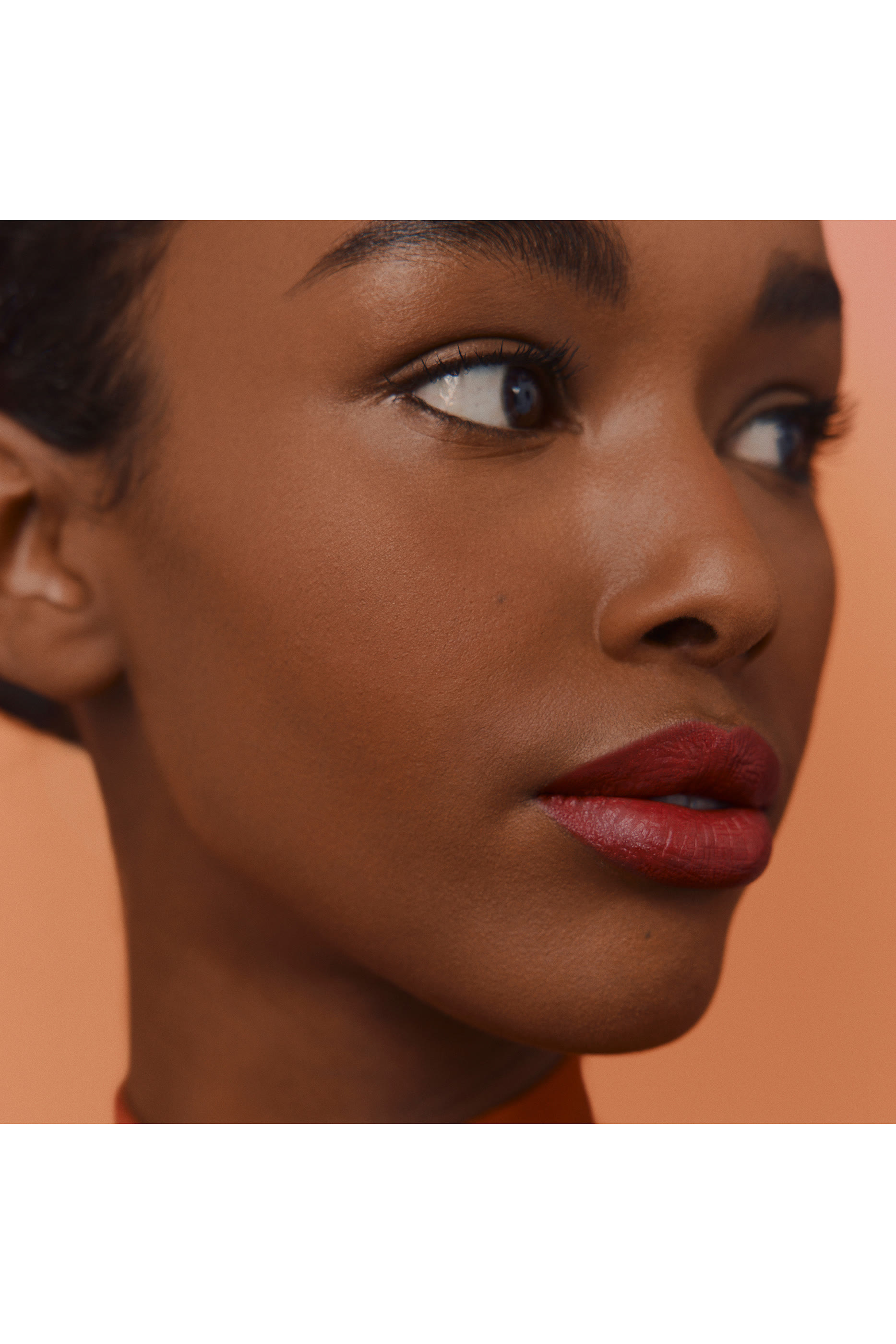 أحمر شفاه شبه لامع Rouge Herm&egrave;s بإصدار محدود