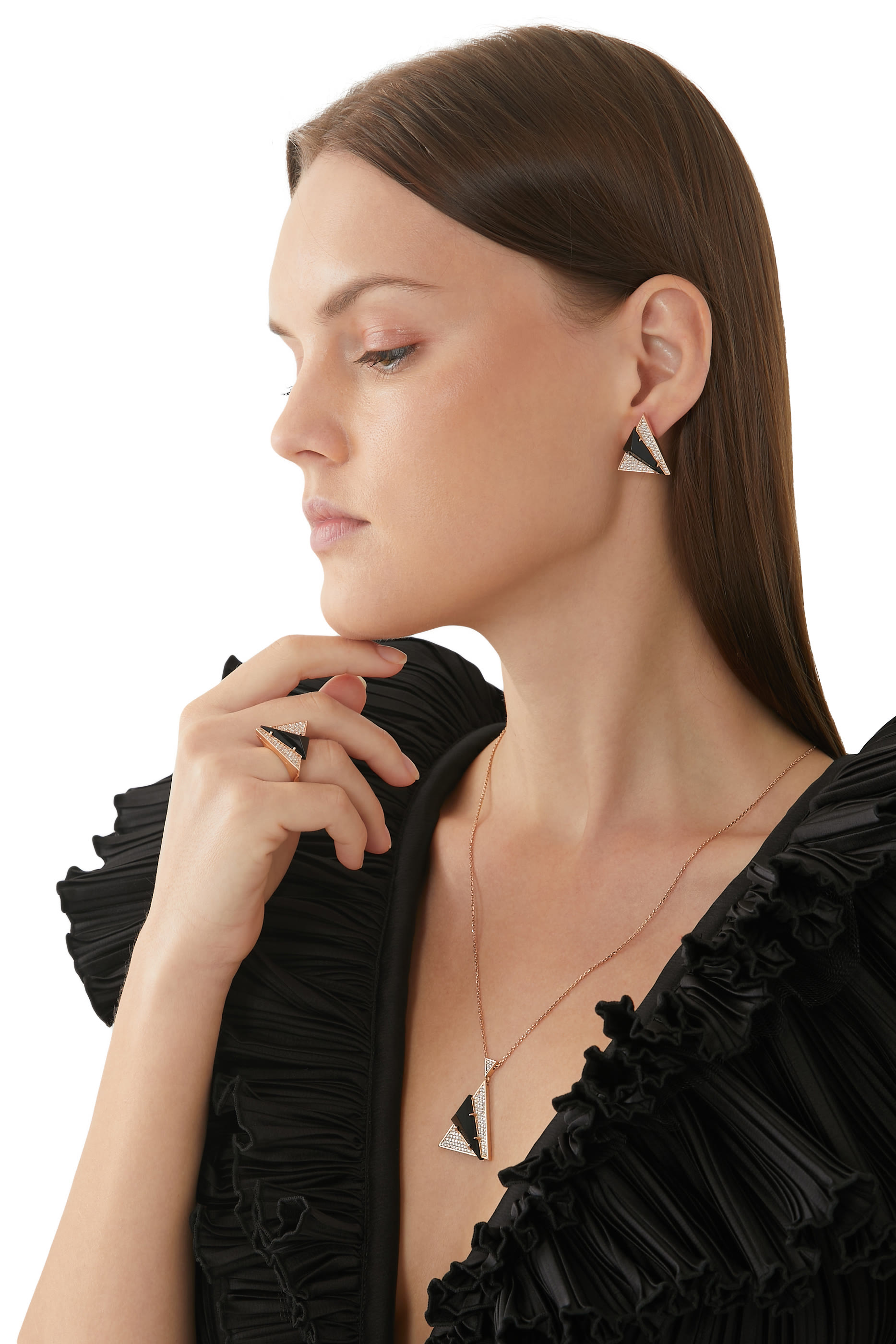 أقراط نيوترا ازتيك مرصعة بالماس والعقيق الأسود ذهب مختلط عيار 18