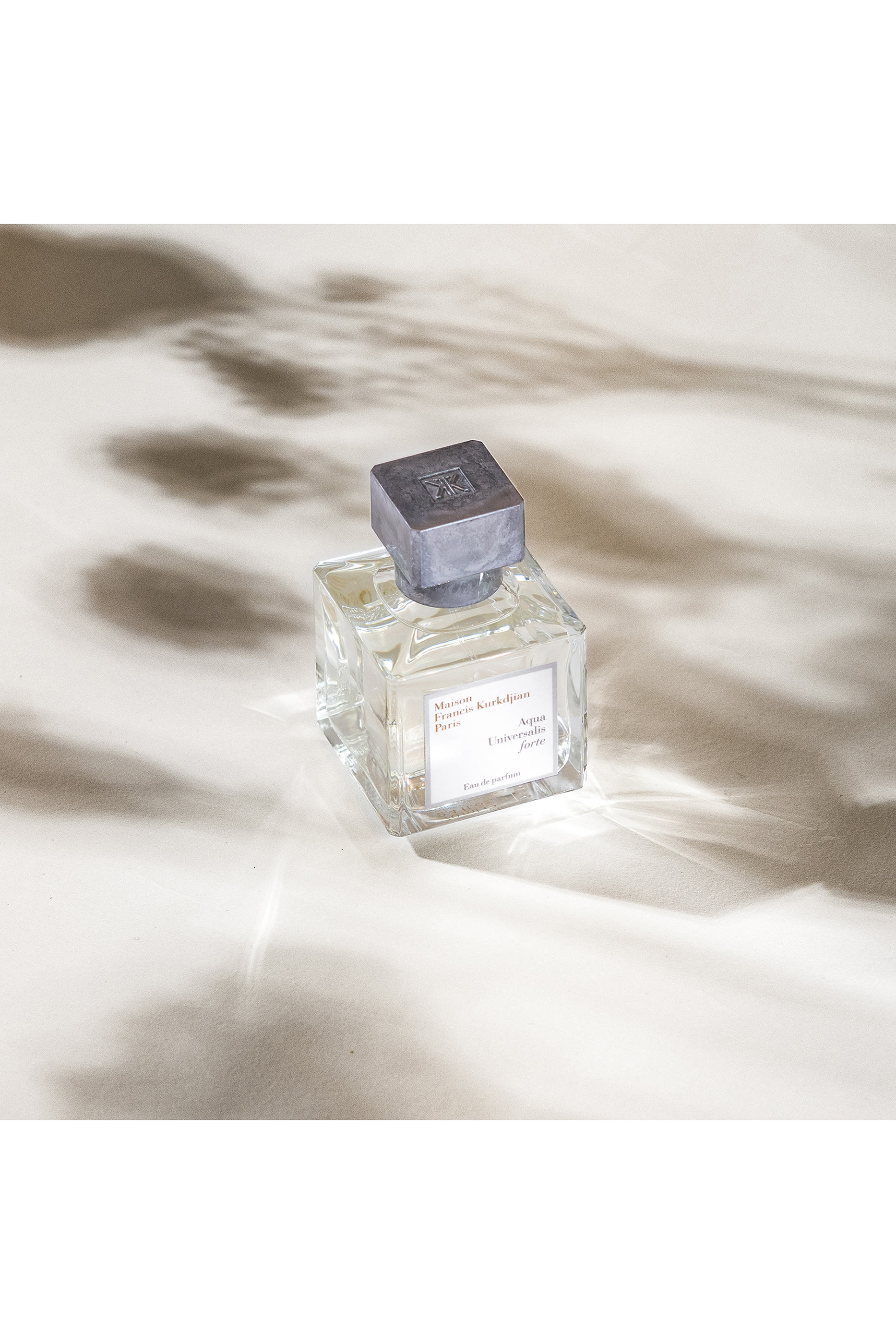 ماء عطر أكوا يونيفرسالي فورت