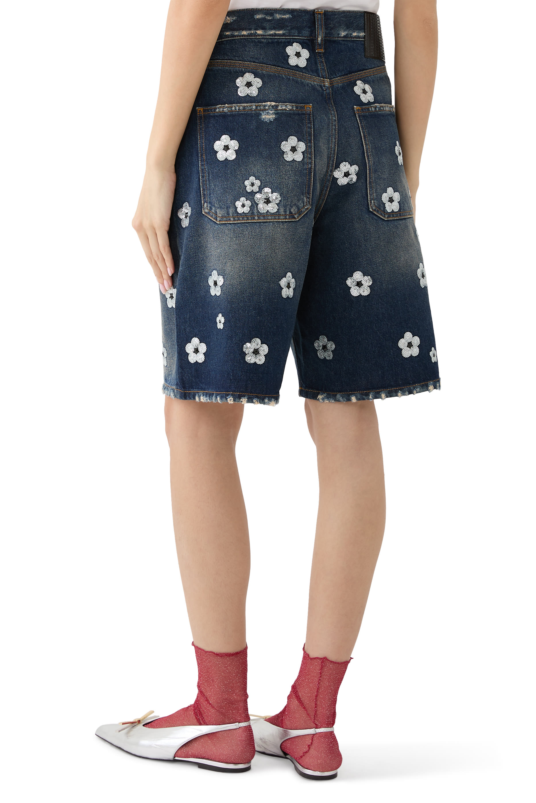 شورت بقصة ساق واسعة وترتر مطرز بتصميم زهور