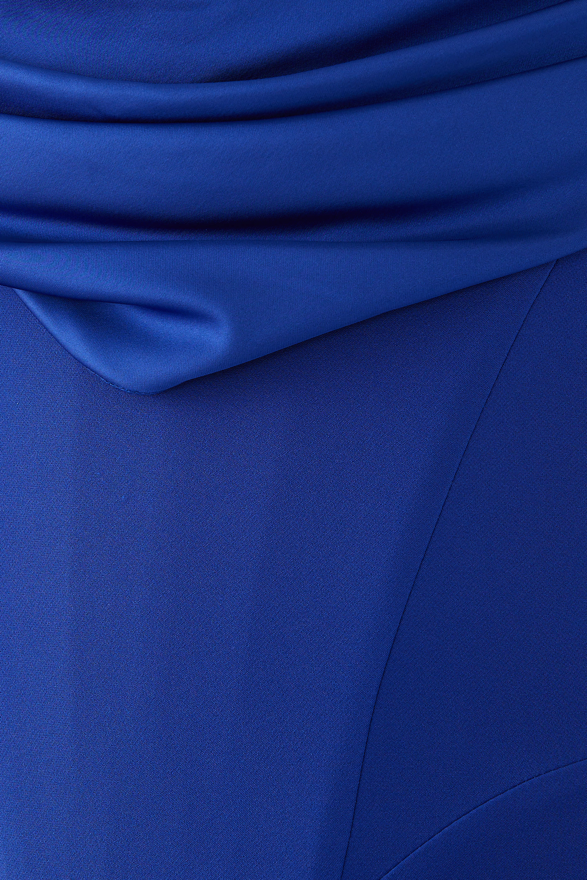 فستان سهرة بلا أكمام بقفازات طويلة