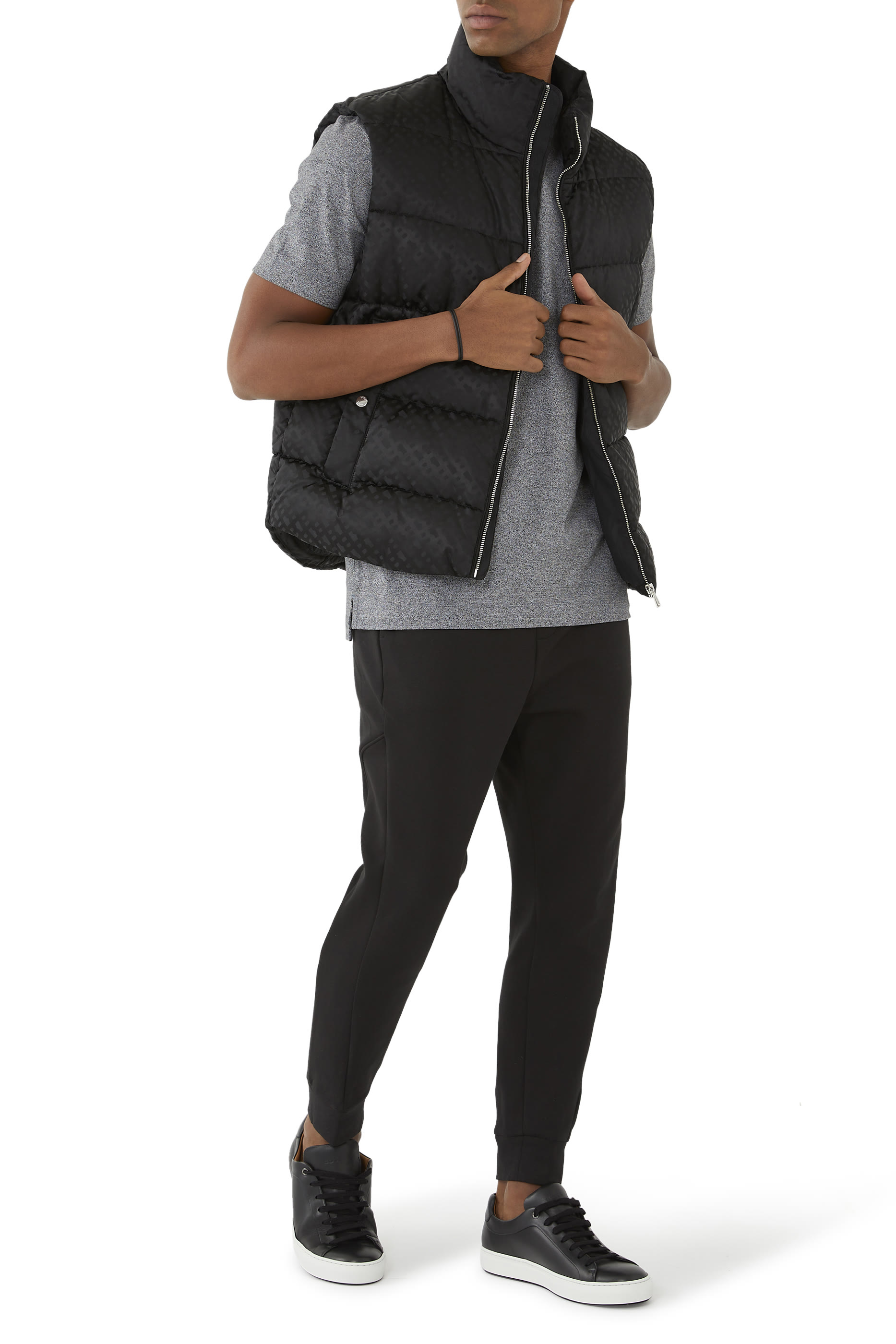 فيست بطبعة حرف شعار الماركة