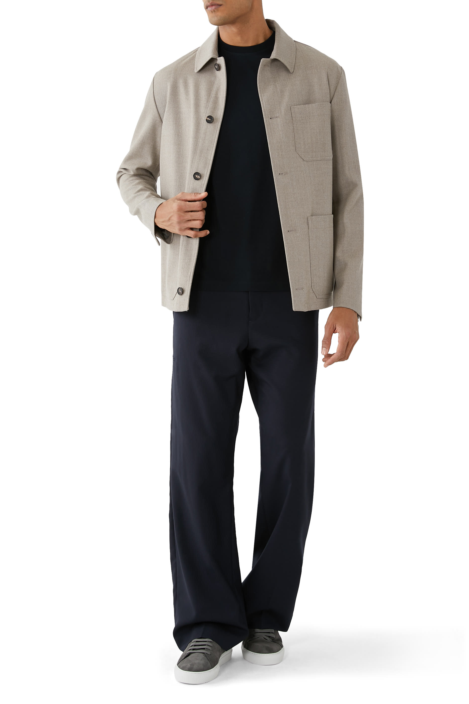 تيشيرت بأكمام قصيرة