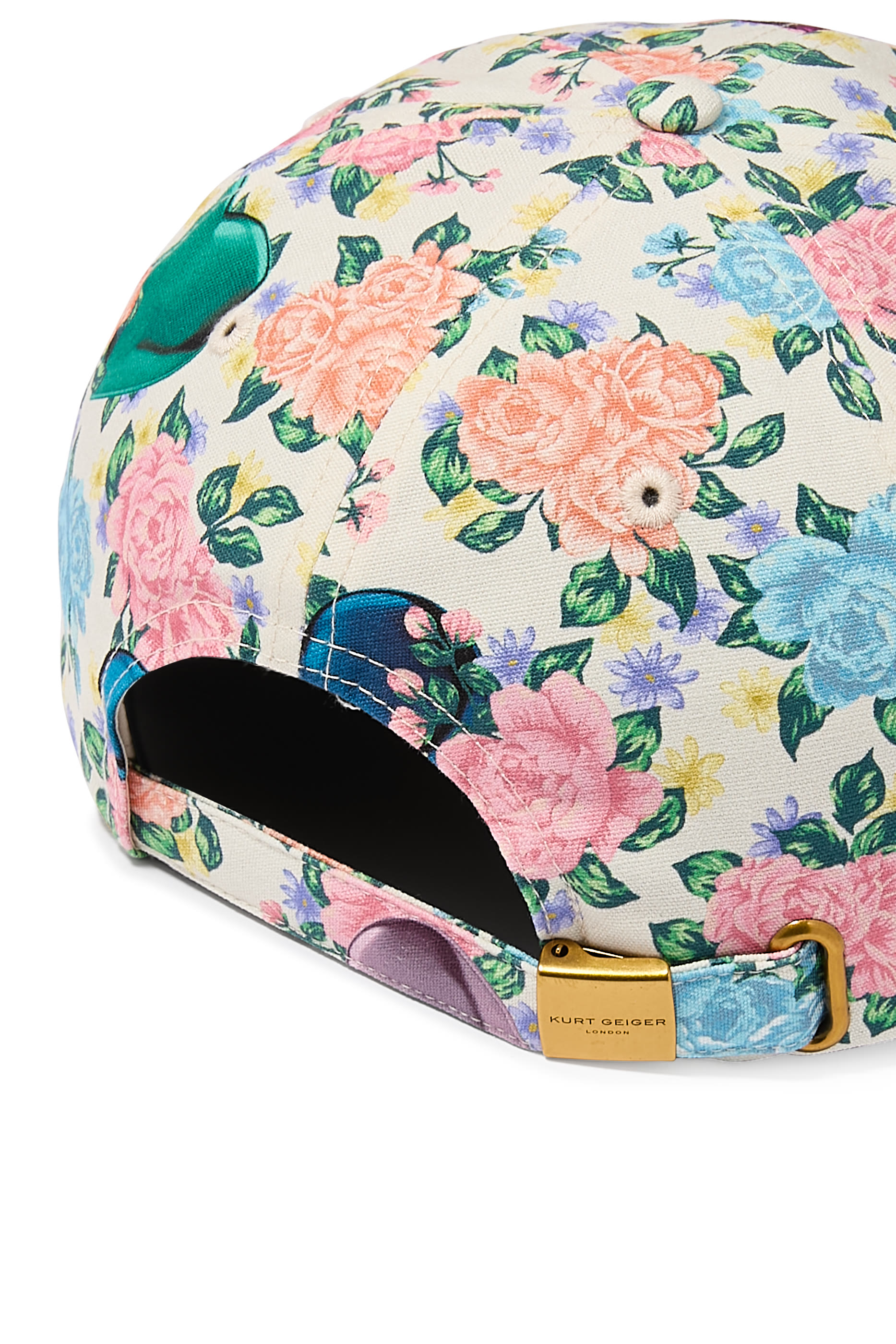 كاب مطرز بكلمة لوف