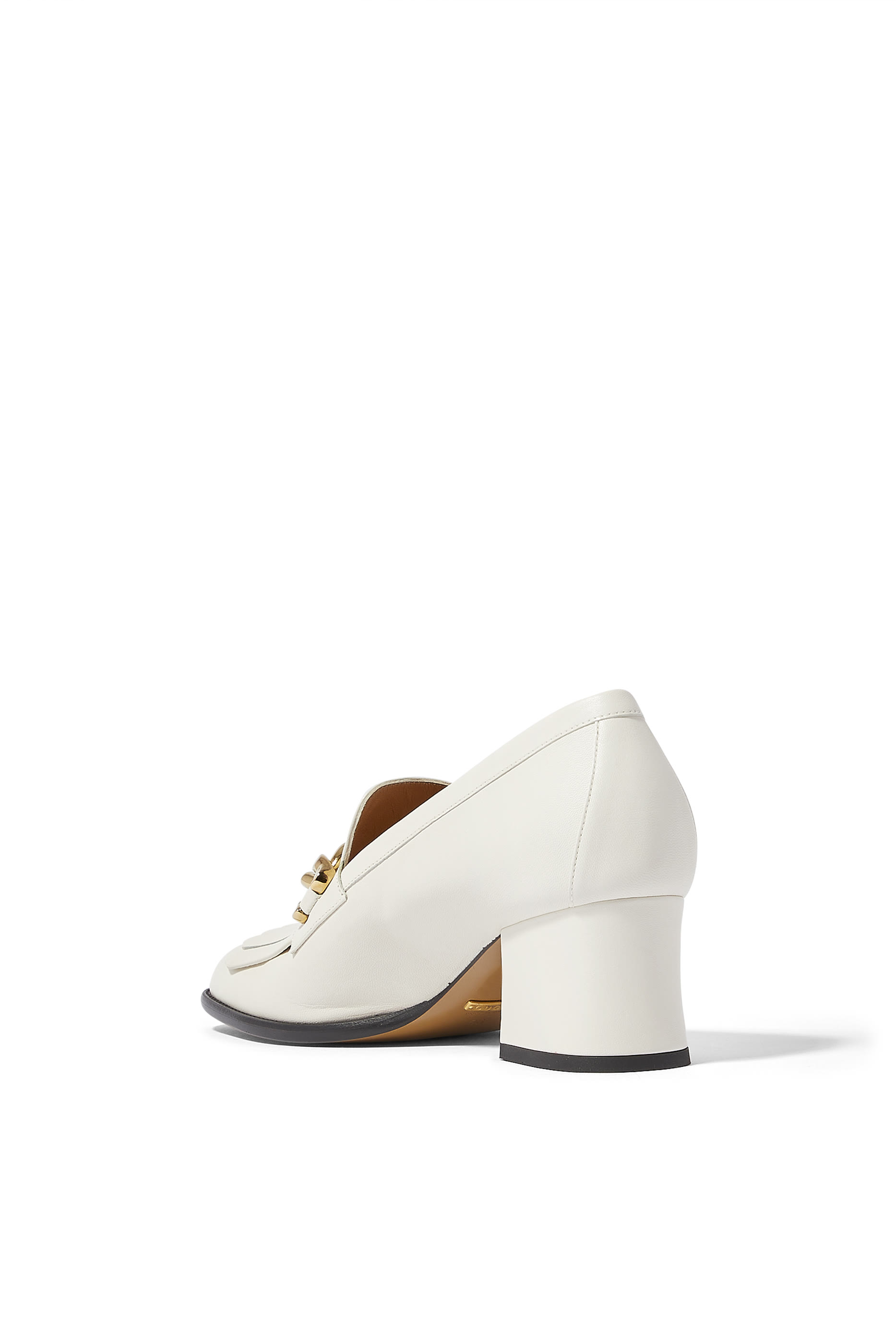 حذاء كلاسيك 55 مزين بحرفي شعار الماركة بتصميم متداخل بكعب متوسط