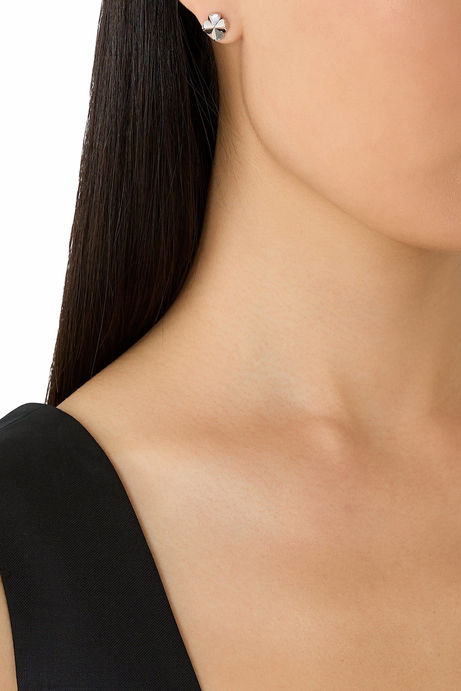 أقراط بتصميم زهرة بالشكل البستوني، معدن مطلي وتيتانيوم وأحجار زركونيا مكعبة