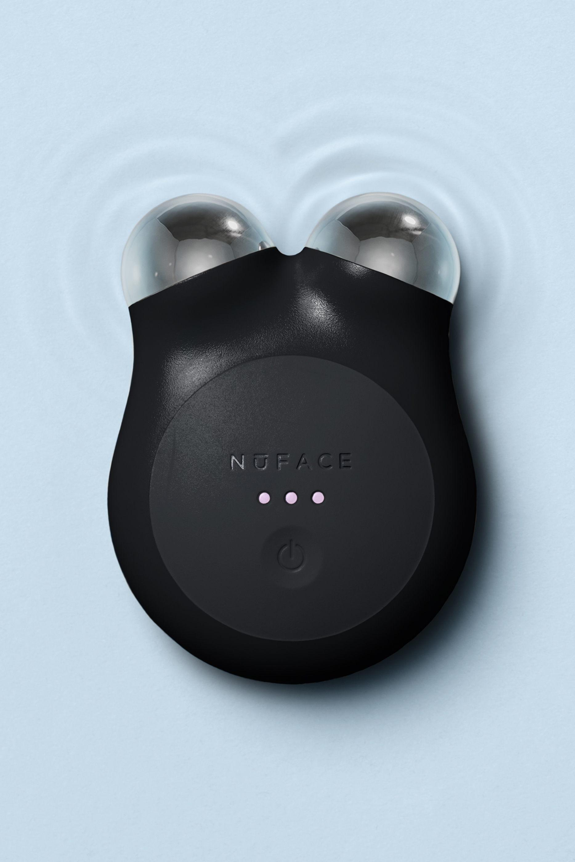 مجموعة العناية الأساسية وجهاز نوفيس ميني بلس