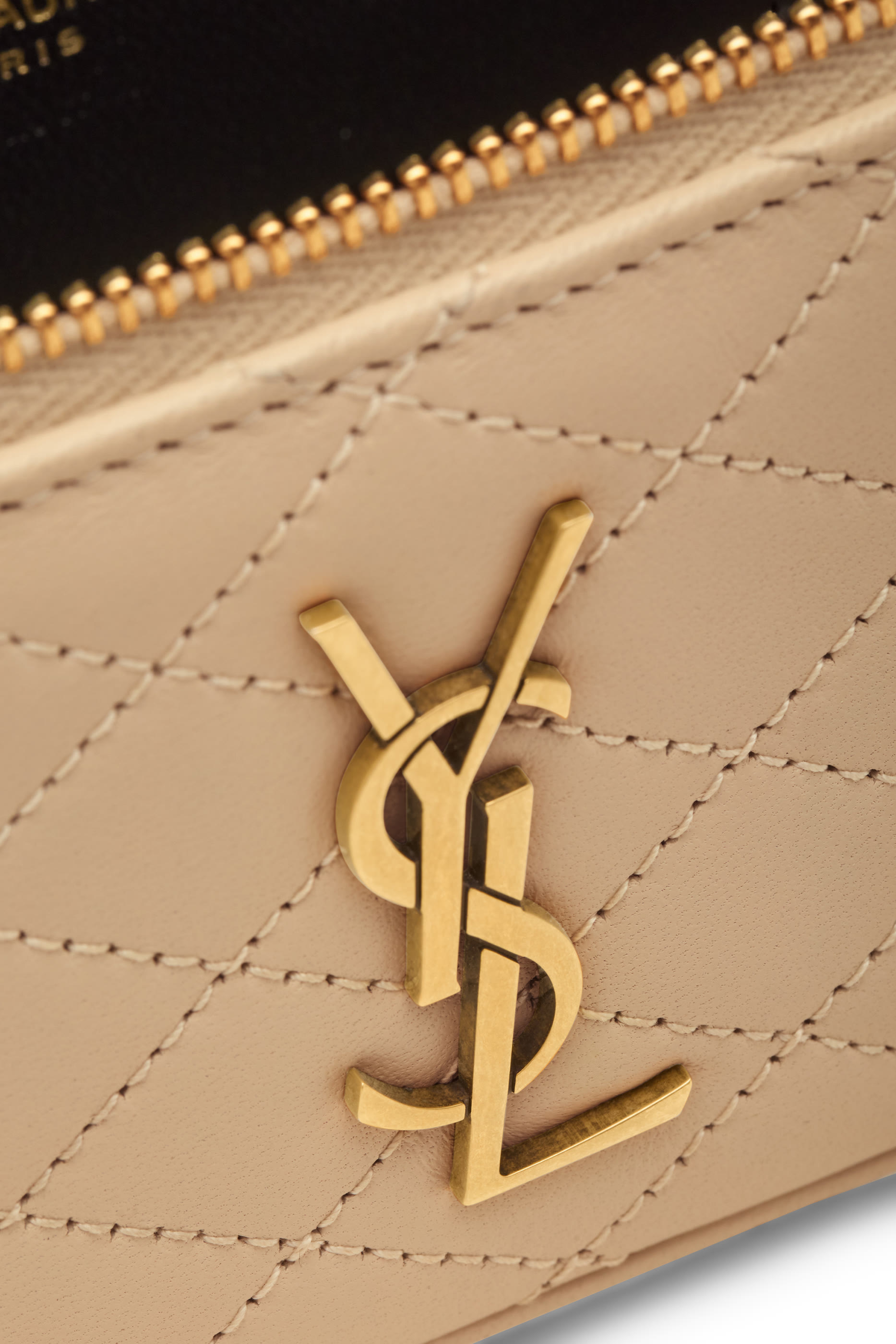 حقيبة مستحضرات تجميل غابي