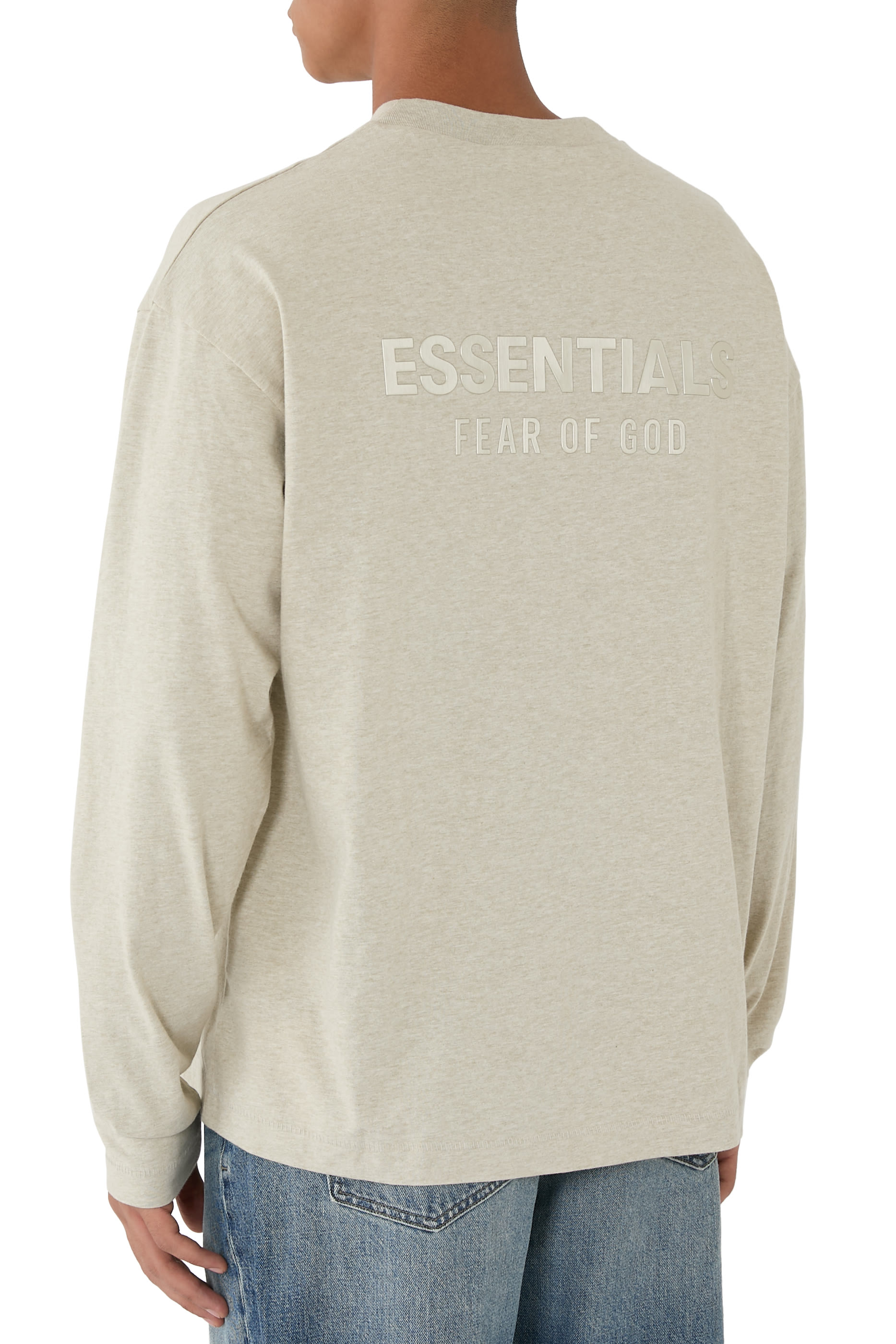 تيشيرت بأكمام طويلة وقصة كلاسيكية