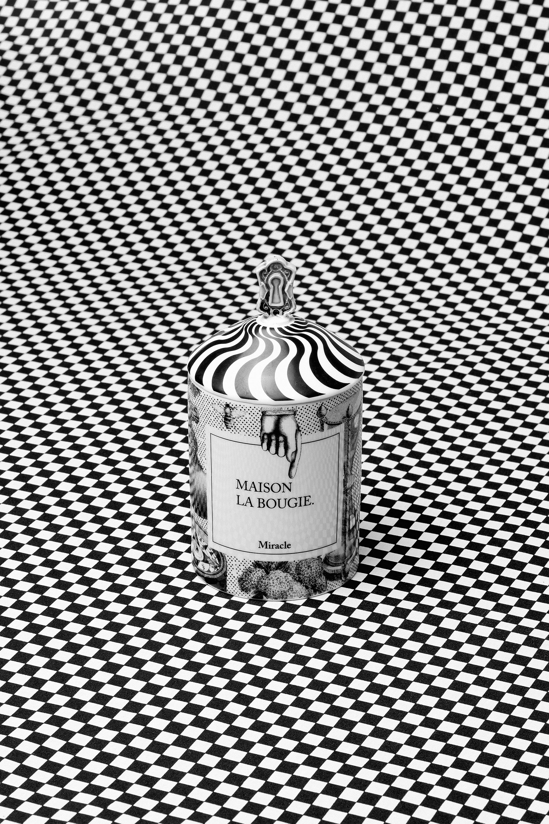 شمعة ميراكل معطرة