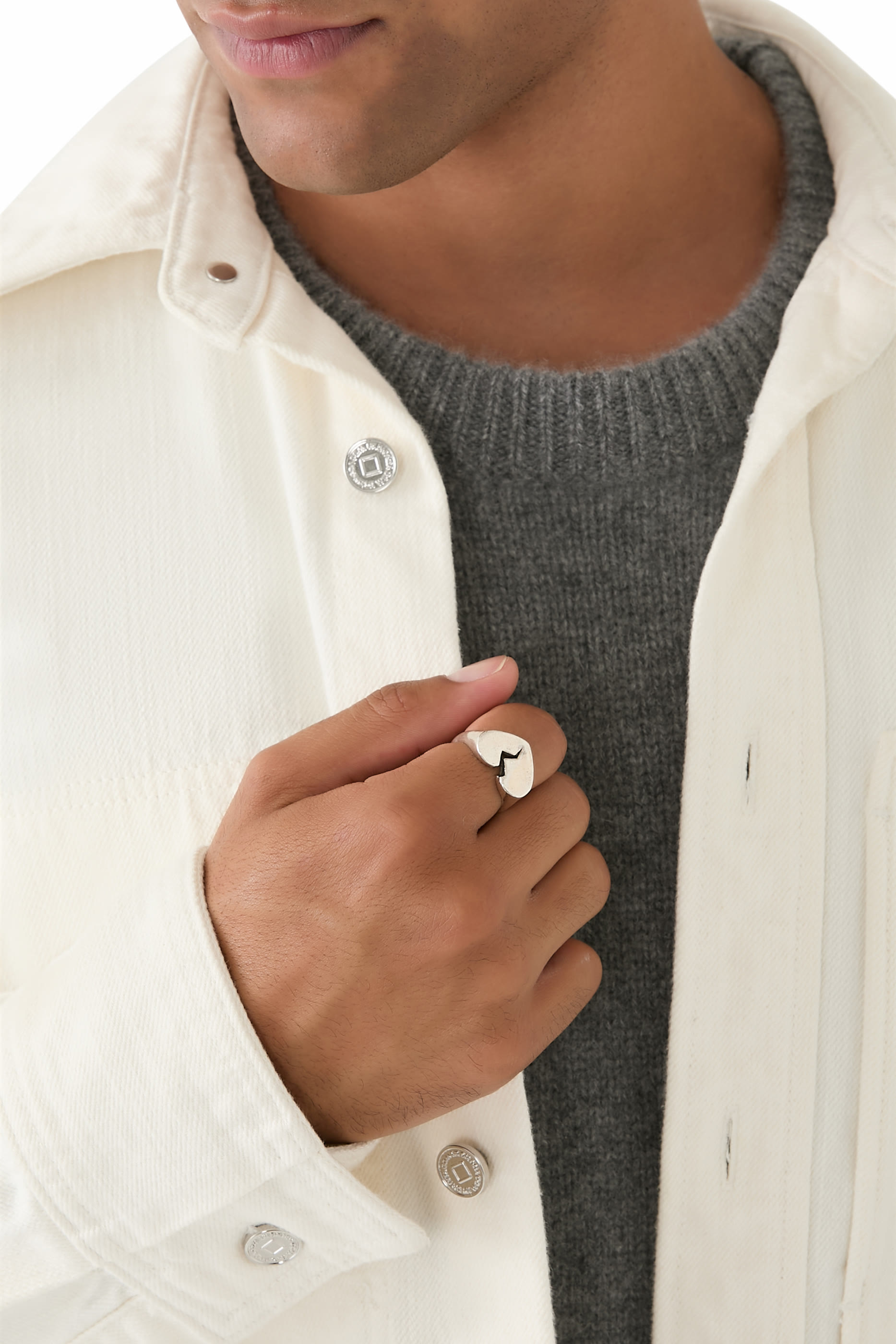 خاتم بتصميم قلب مكسور