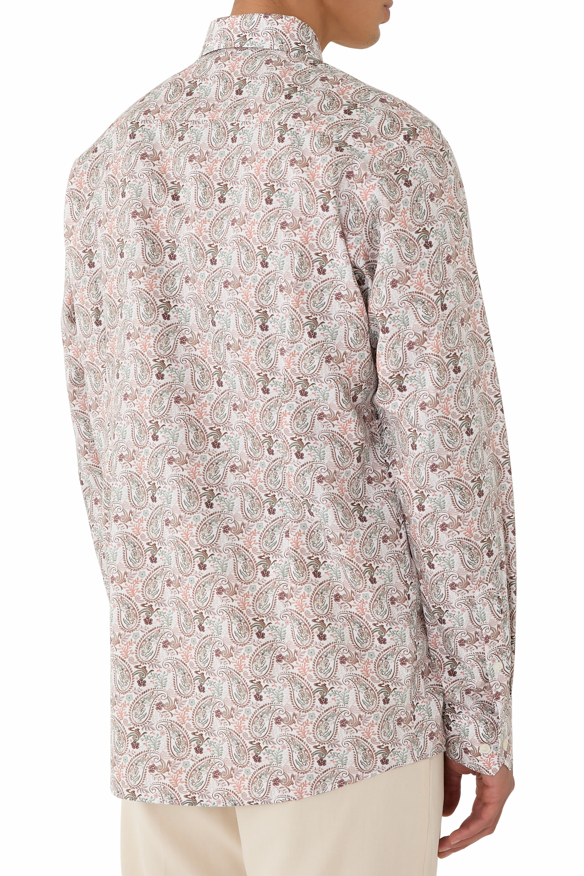 قميص بيسلي بقصّة عصرية وأكمام طويلة  