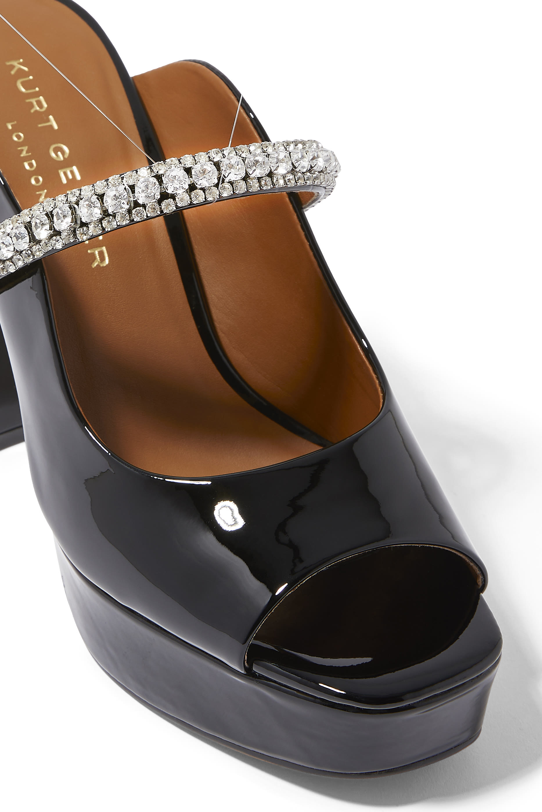 صندل ديوك 114 بمقدمة مفتوحة