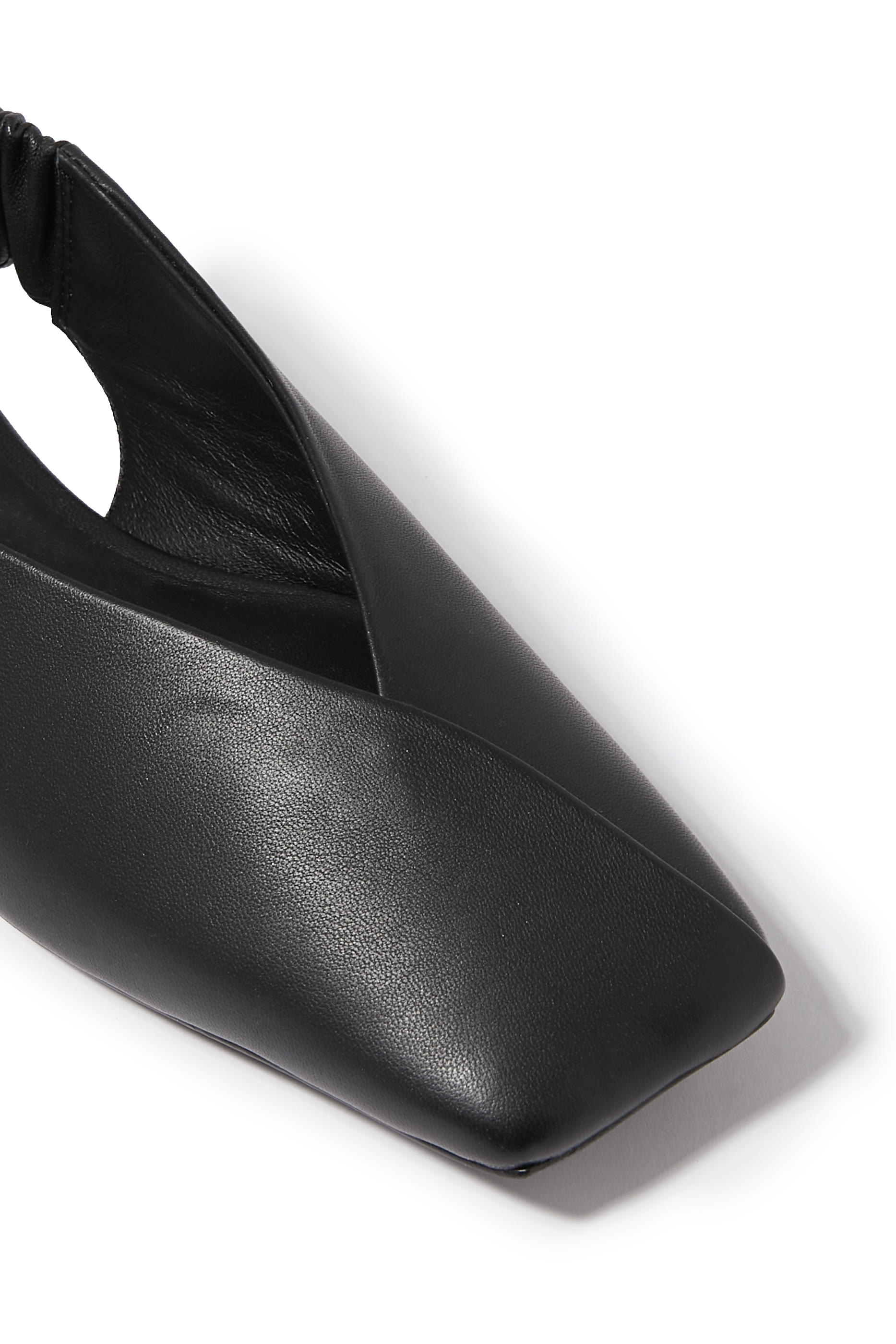 حذاء مفتوح أنفلوب بسير خلفي