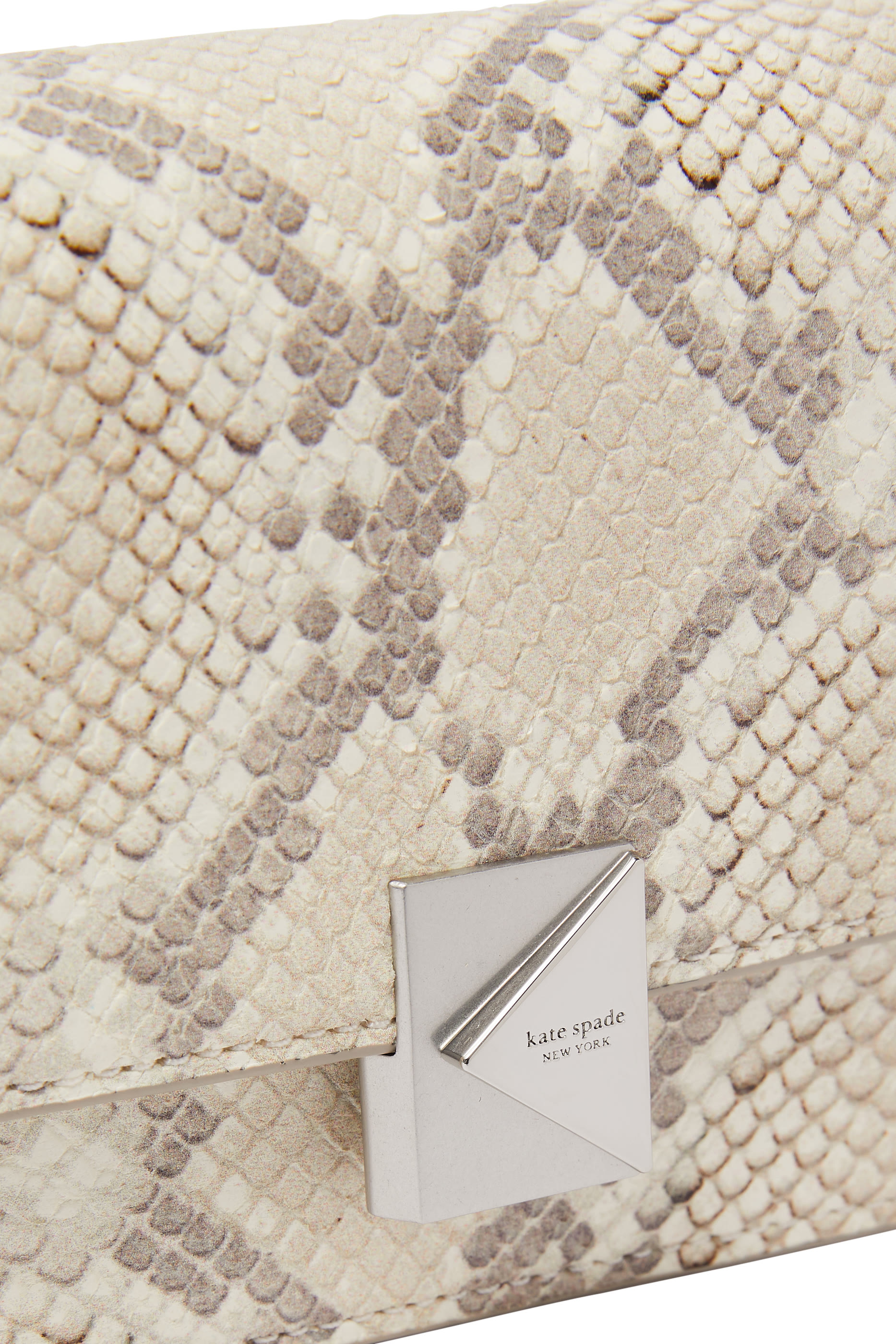 حقيبة كروس بودي صغيرة بحمالة سلسلة ونقشة جلد الثعبان