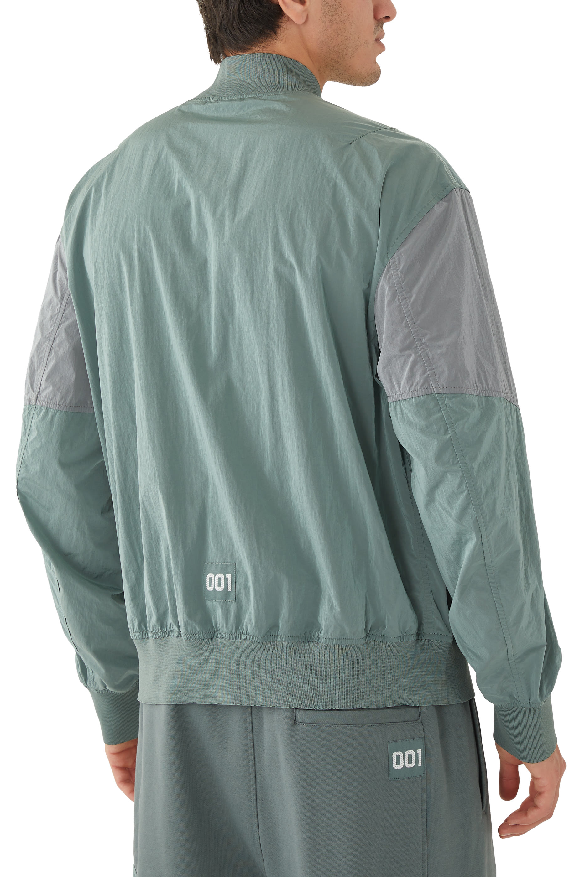 جاكيت بومبر نايلون بشعار الماركة