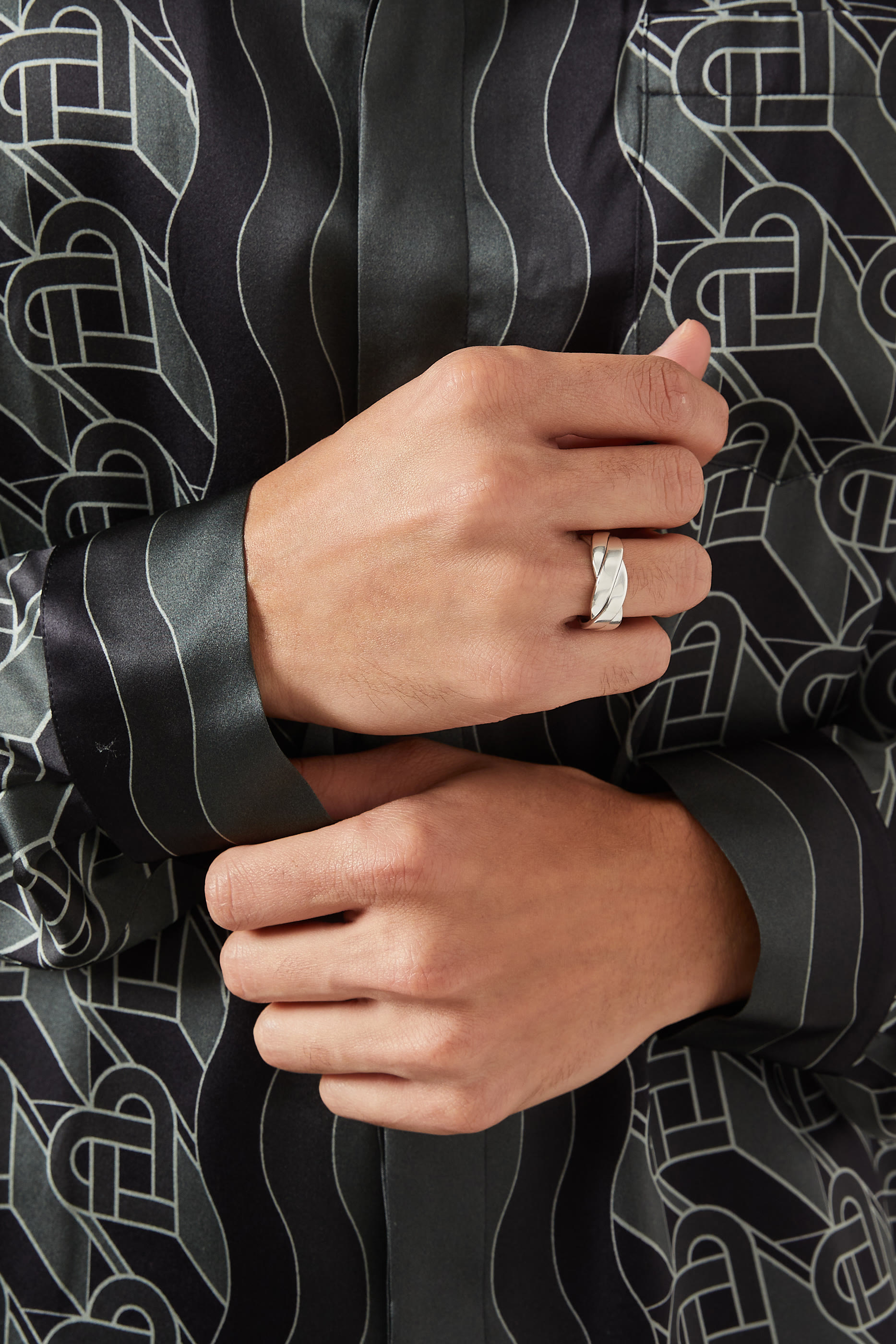 خاتم ستريملاين بحلقتين مرصع بالماس فضة إسترلينية