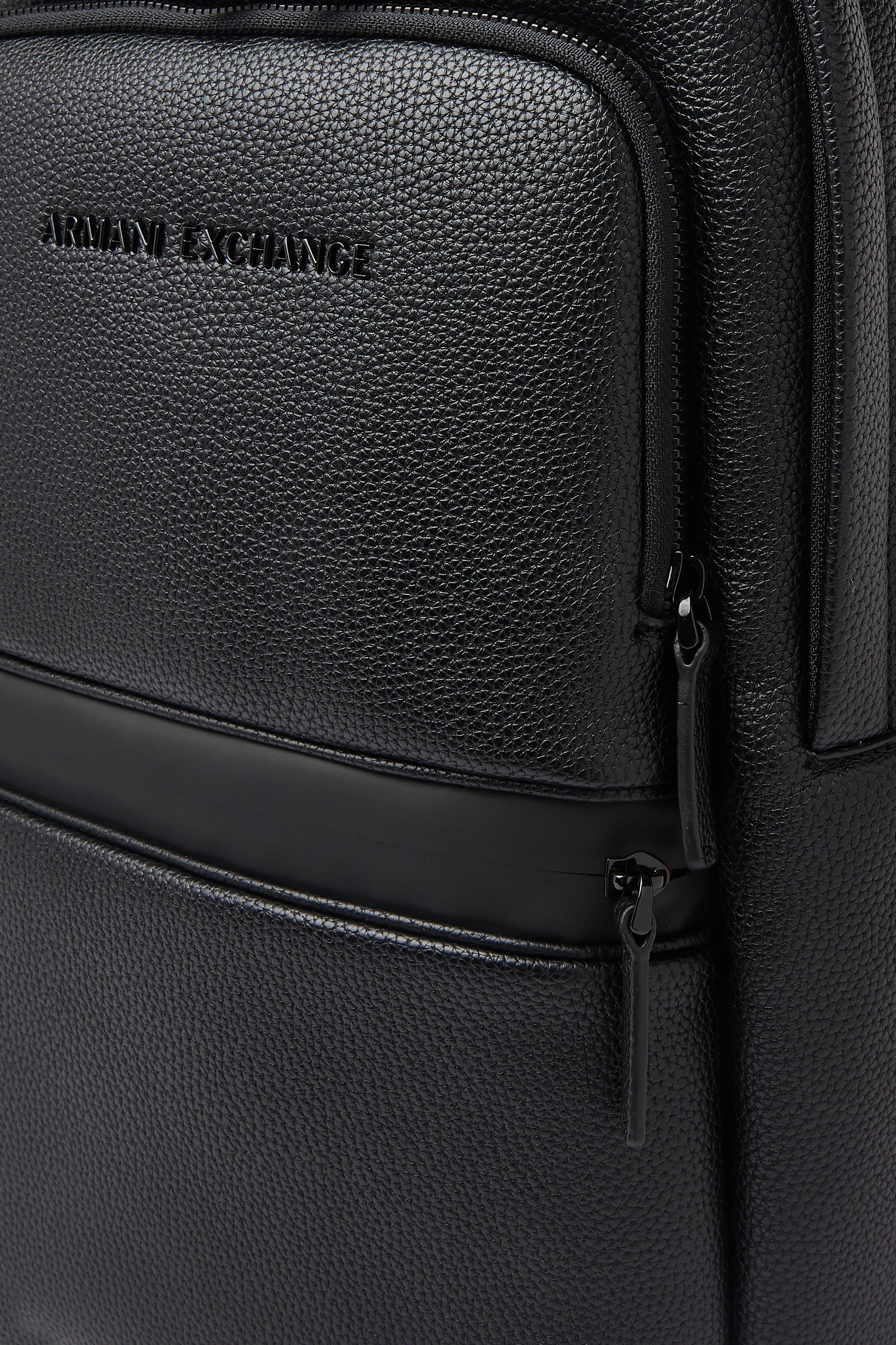 حقيبة ظهر بشعار الماركة قماش معالج