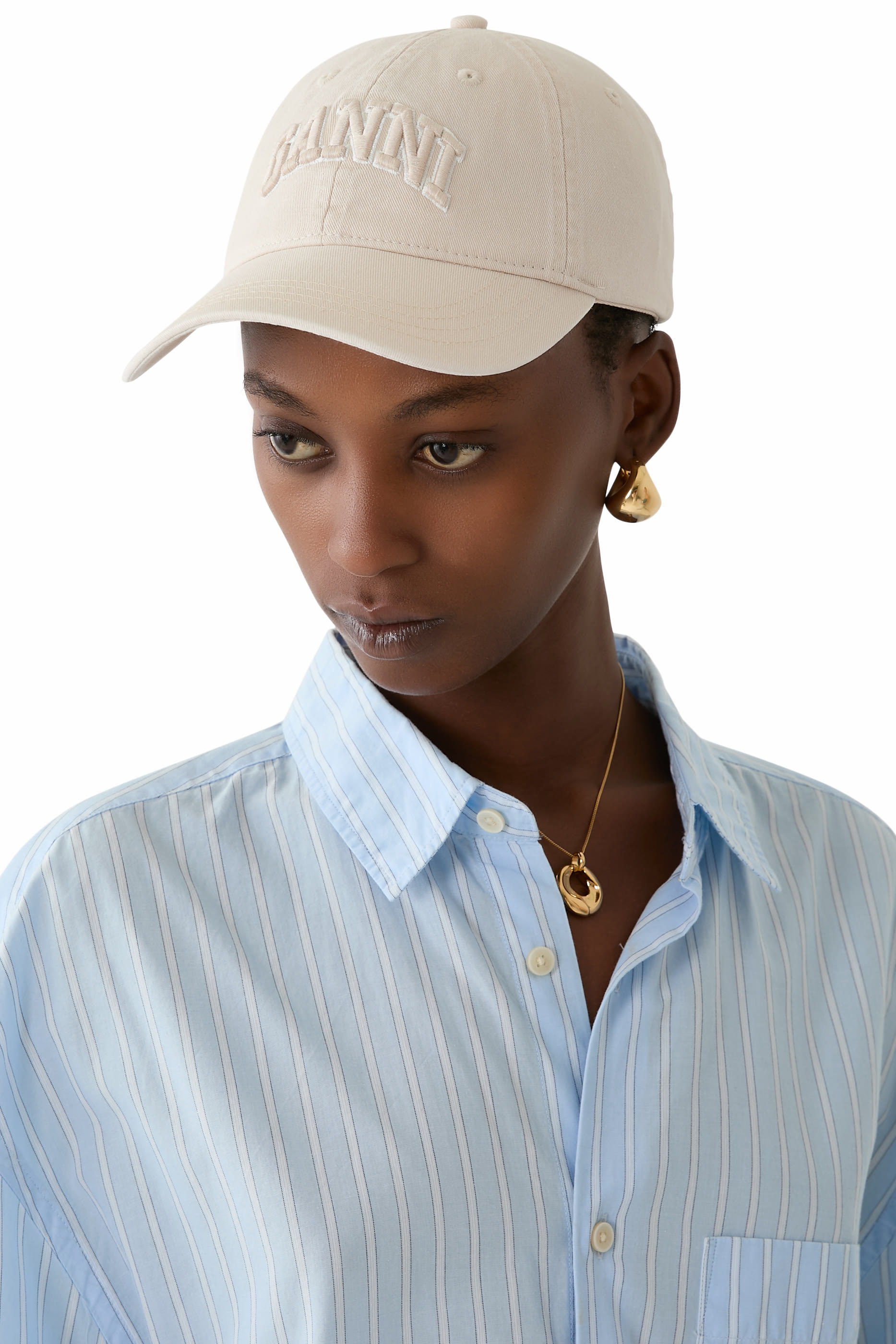 كاب محفور بشعار الماركة قماش قنب