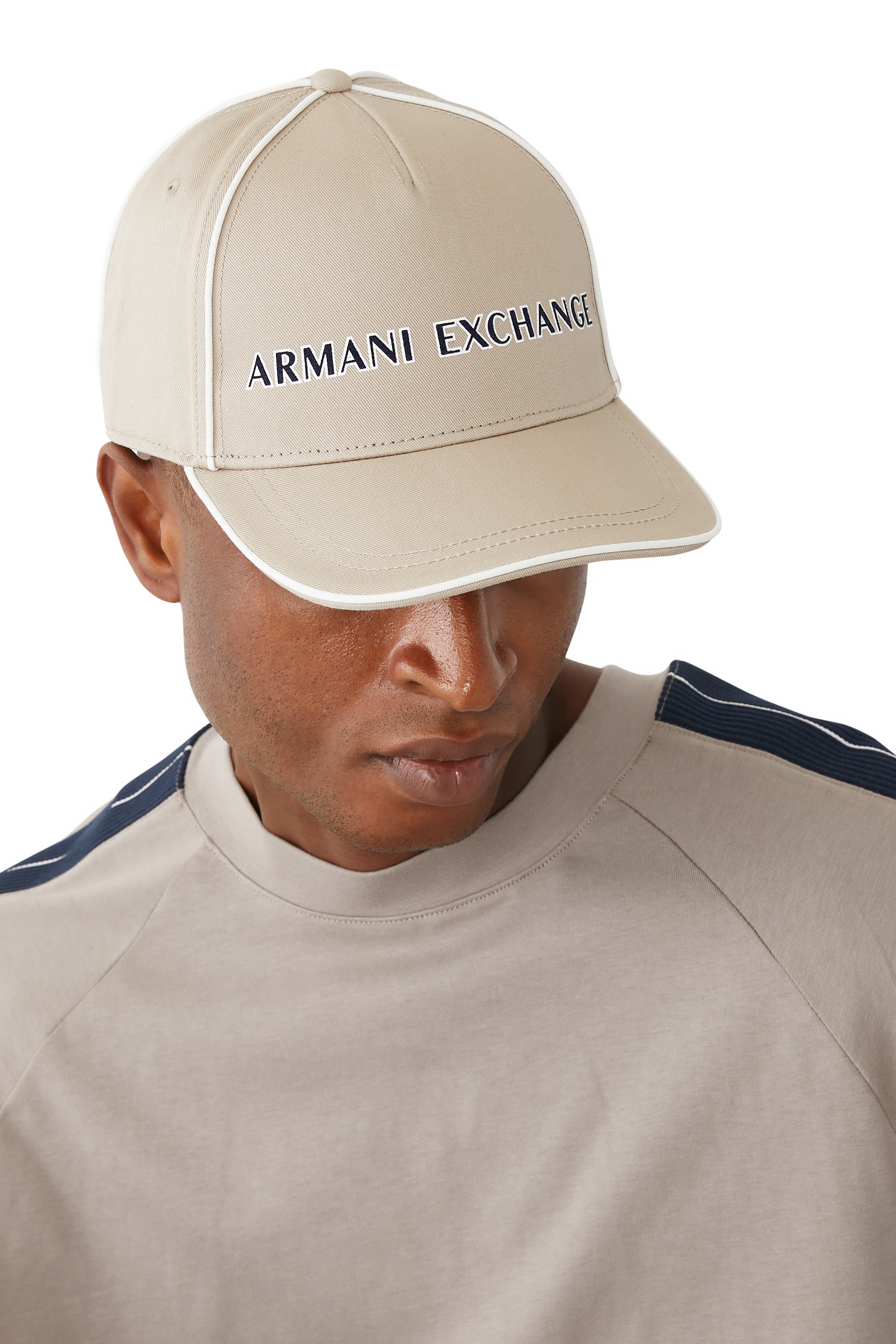 كاب بيسبول بشعار الماركة