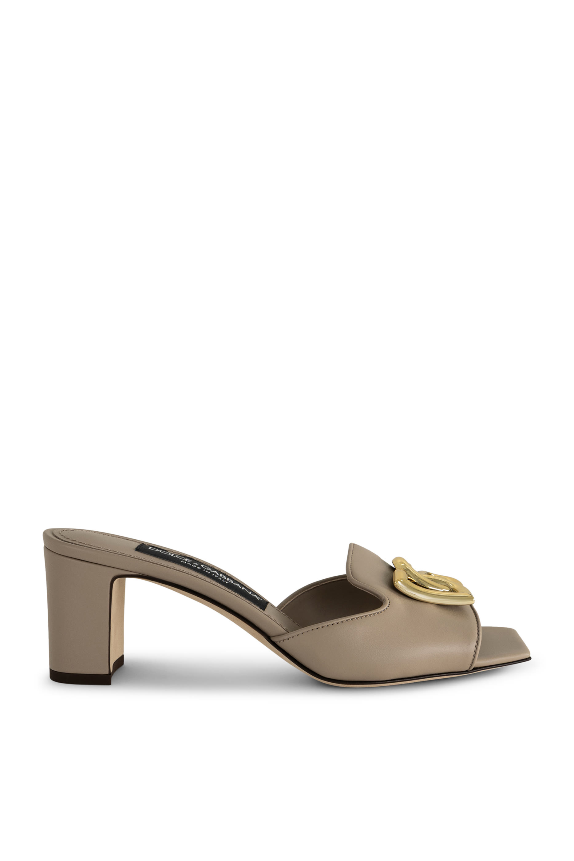 صندل 65 بشعار الماركة