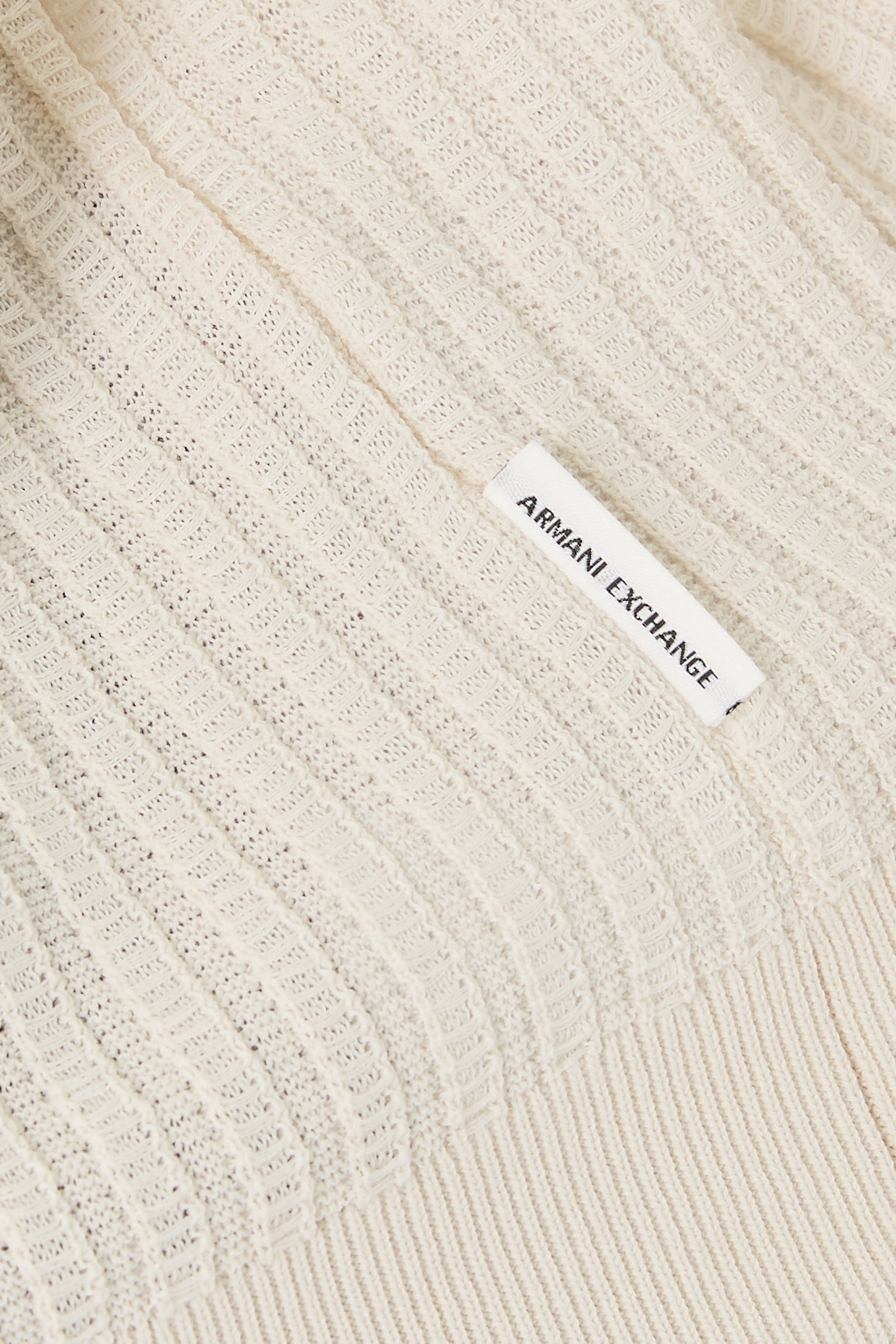 سترة منسوجة بياقة ضيقة بشعار الماركة 