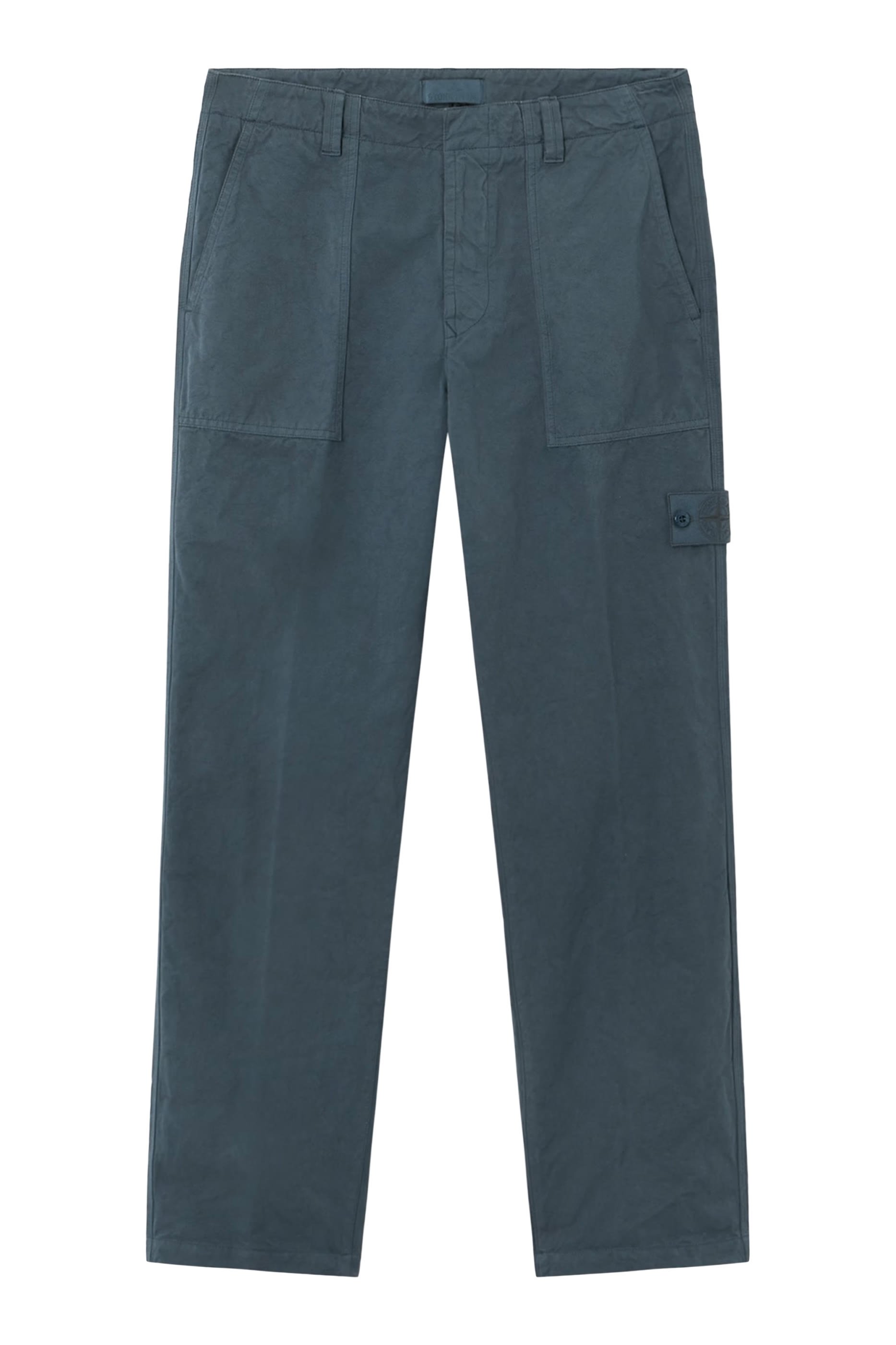 بنطال بجيوب بأزرار كبس وشعار الماركة