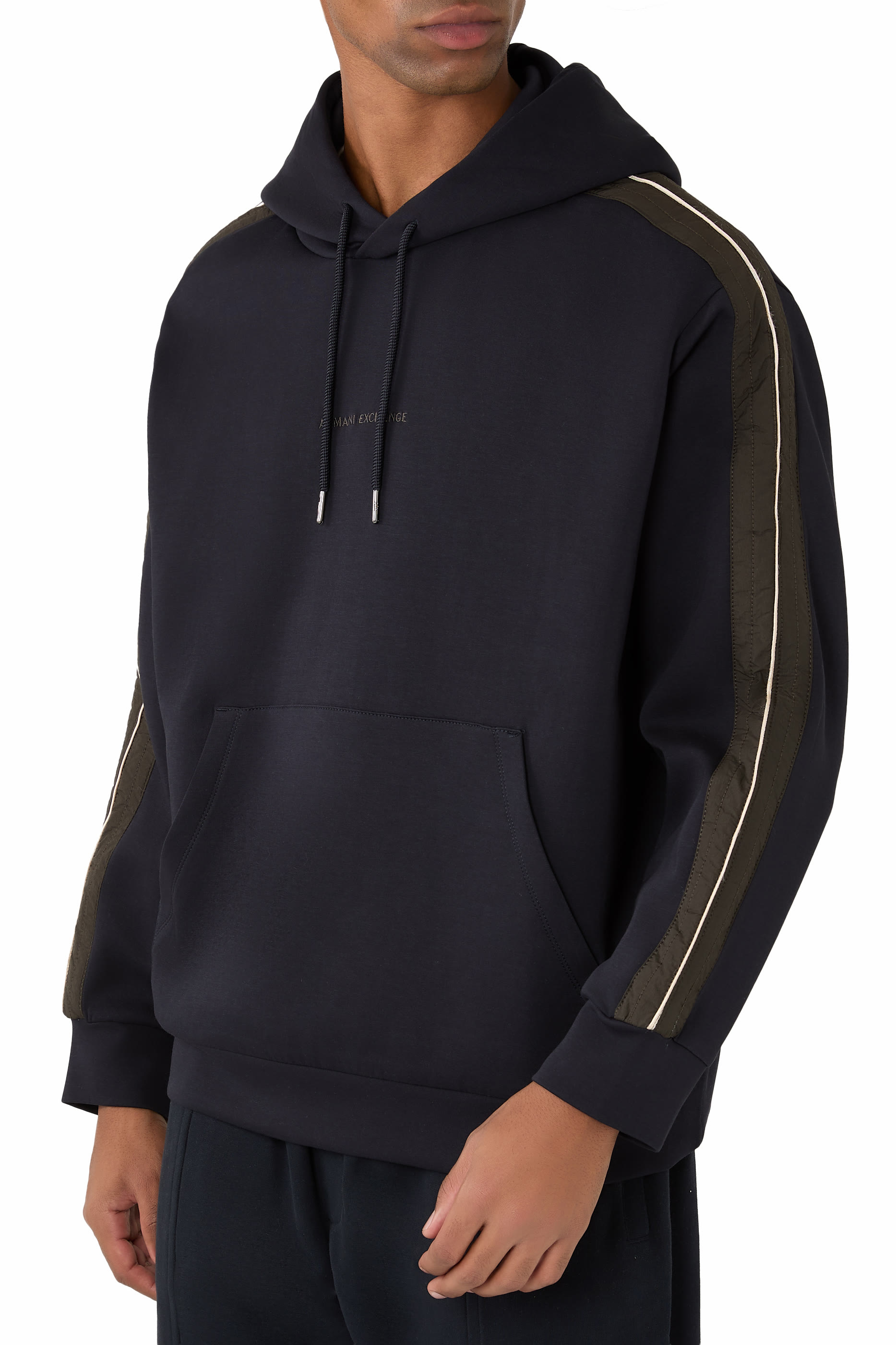 سويت شيرت بشعار الماركة