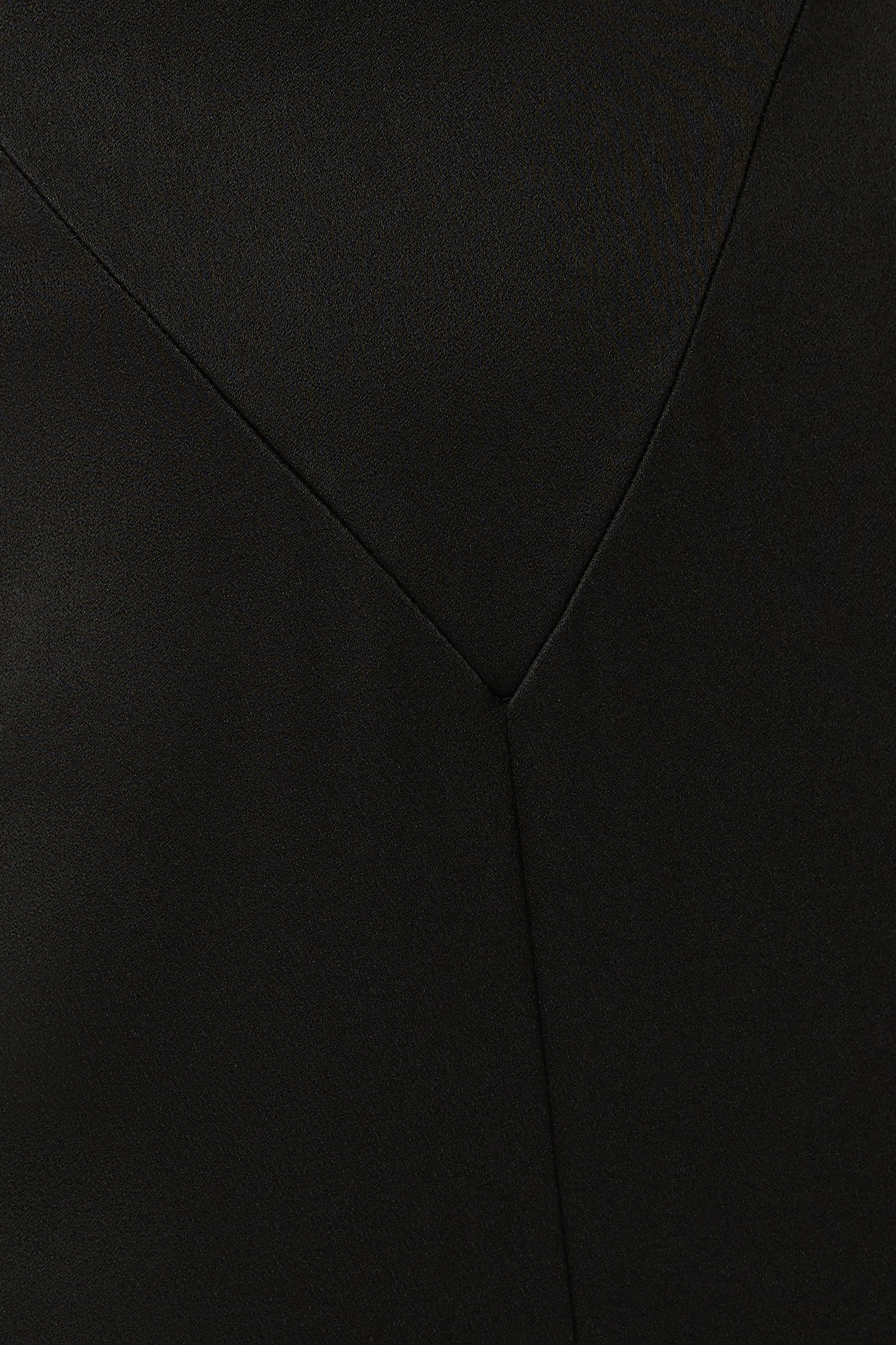 فستان سهرة بأقسام ساتان-كريب