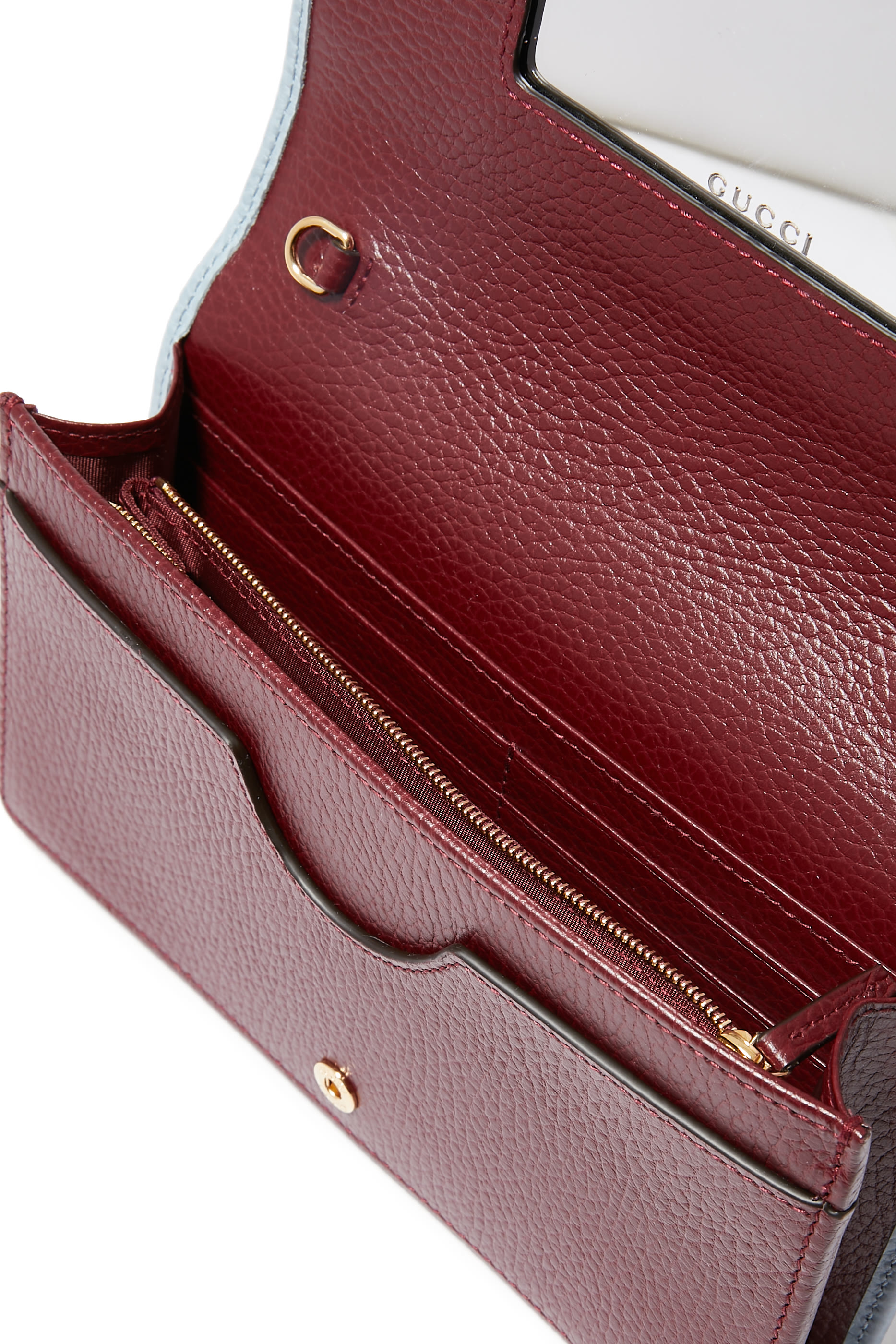 محفظة مارمونت بسلسلة جلد بشعار حرفي الماركة