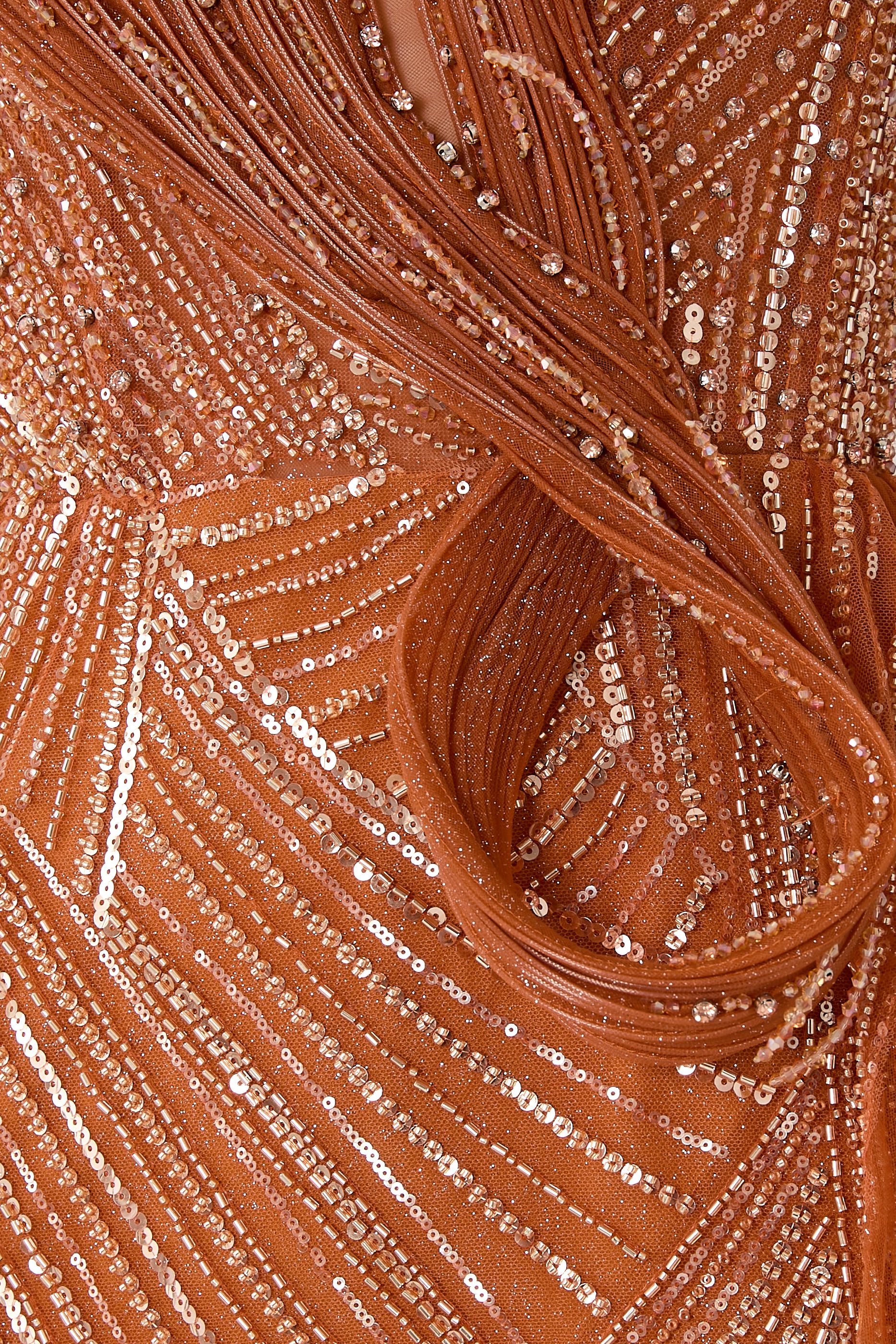 فستان سهرة بأكتاف مكشوفة وخرز