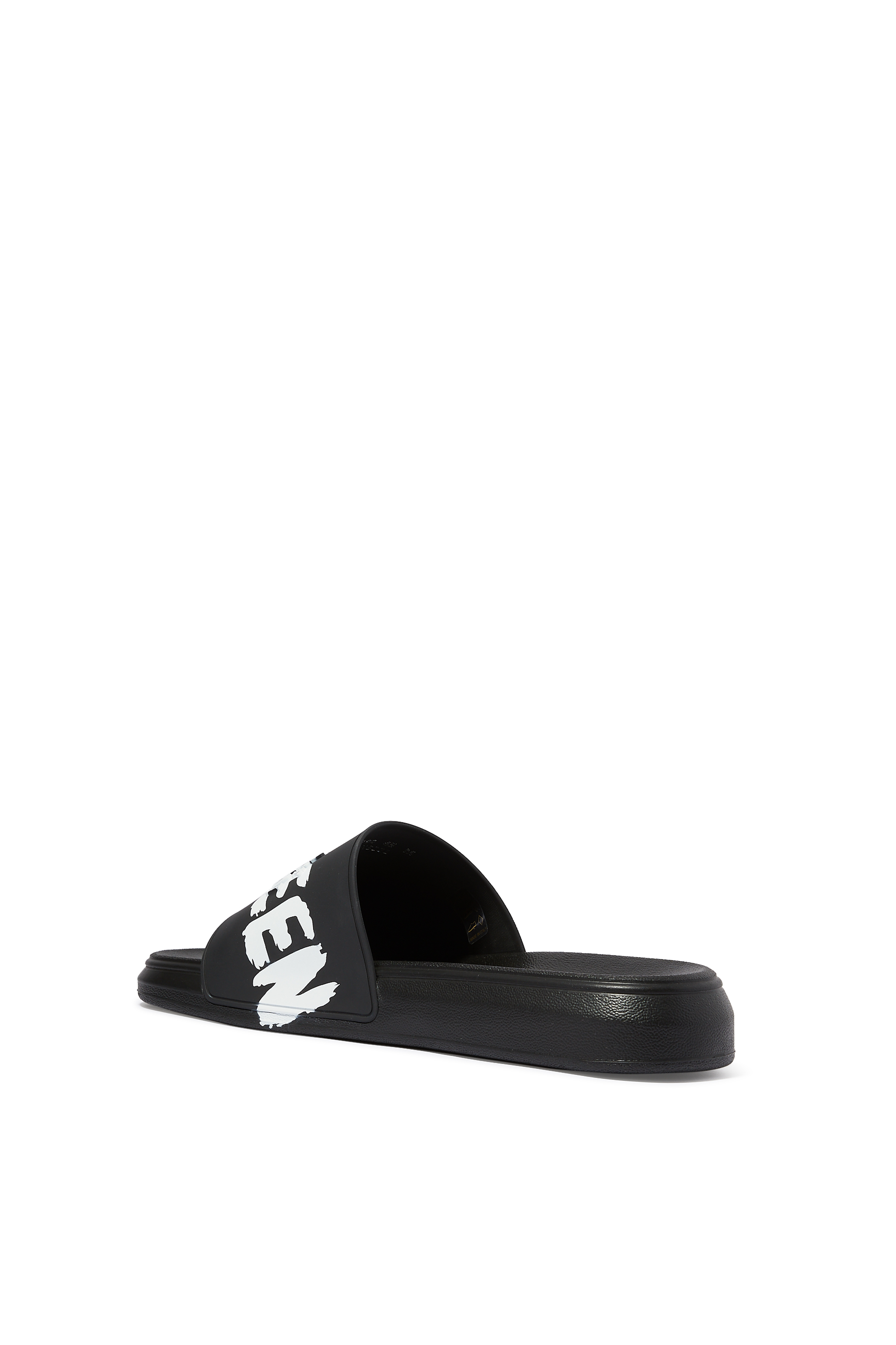 حذاء مفتوح بتصميم غرافيتي