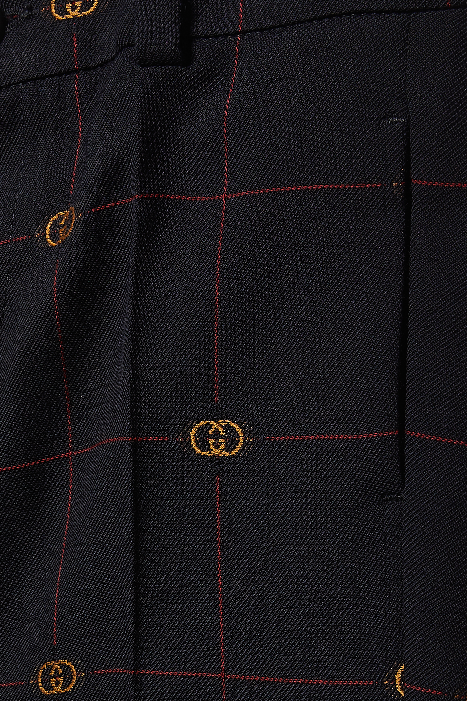 بنطال بنقشة مربعات وحرفي GG