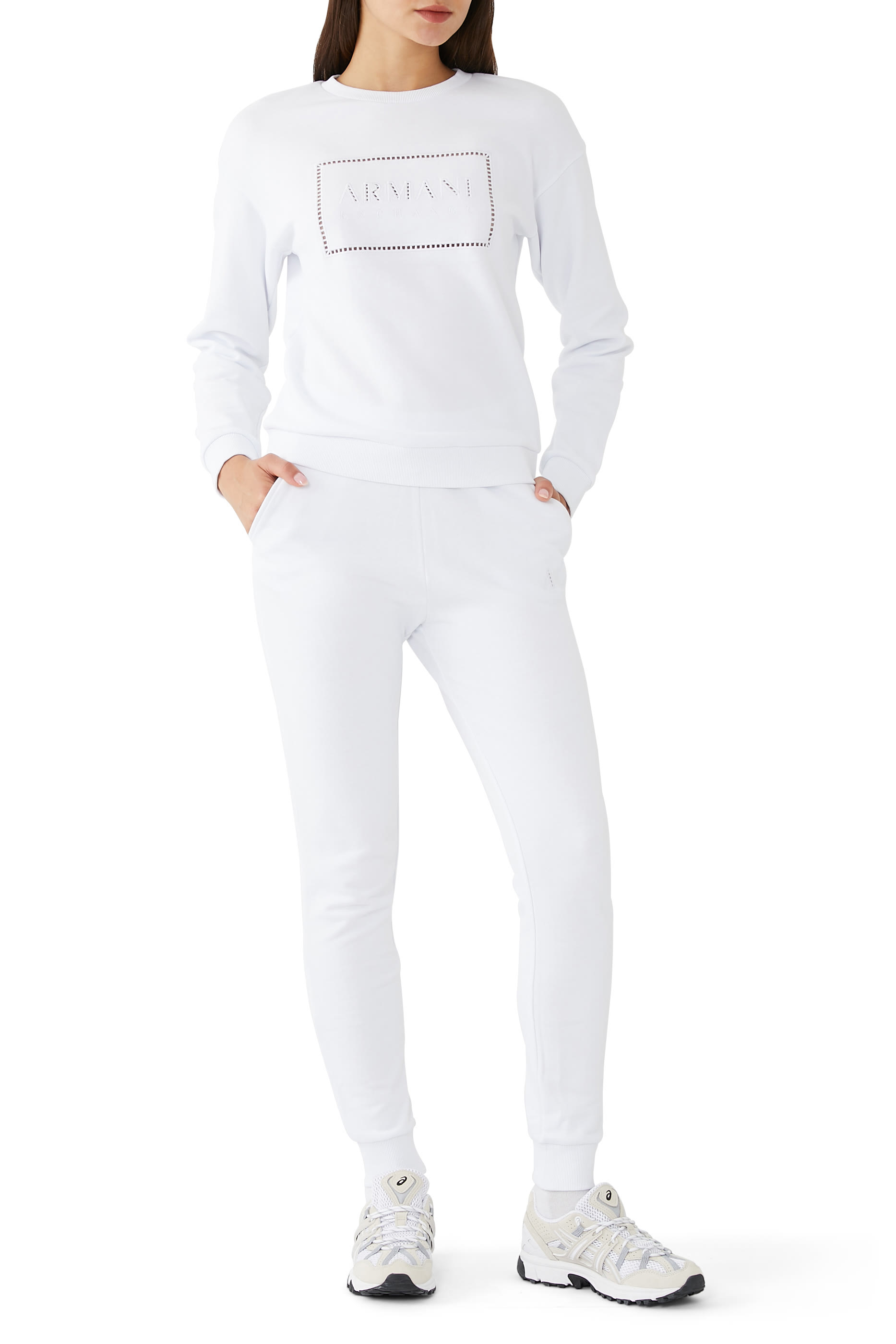 سويت شيرت بحروف شعار الماركة