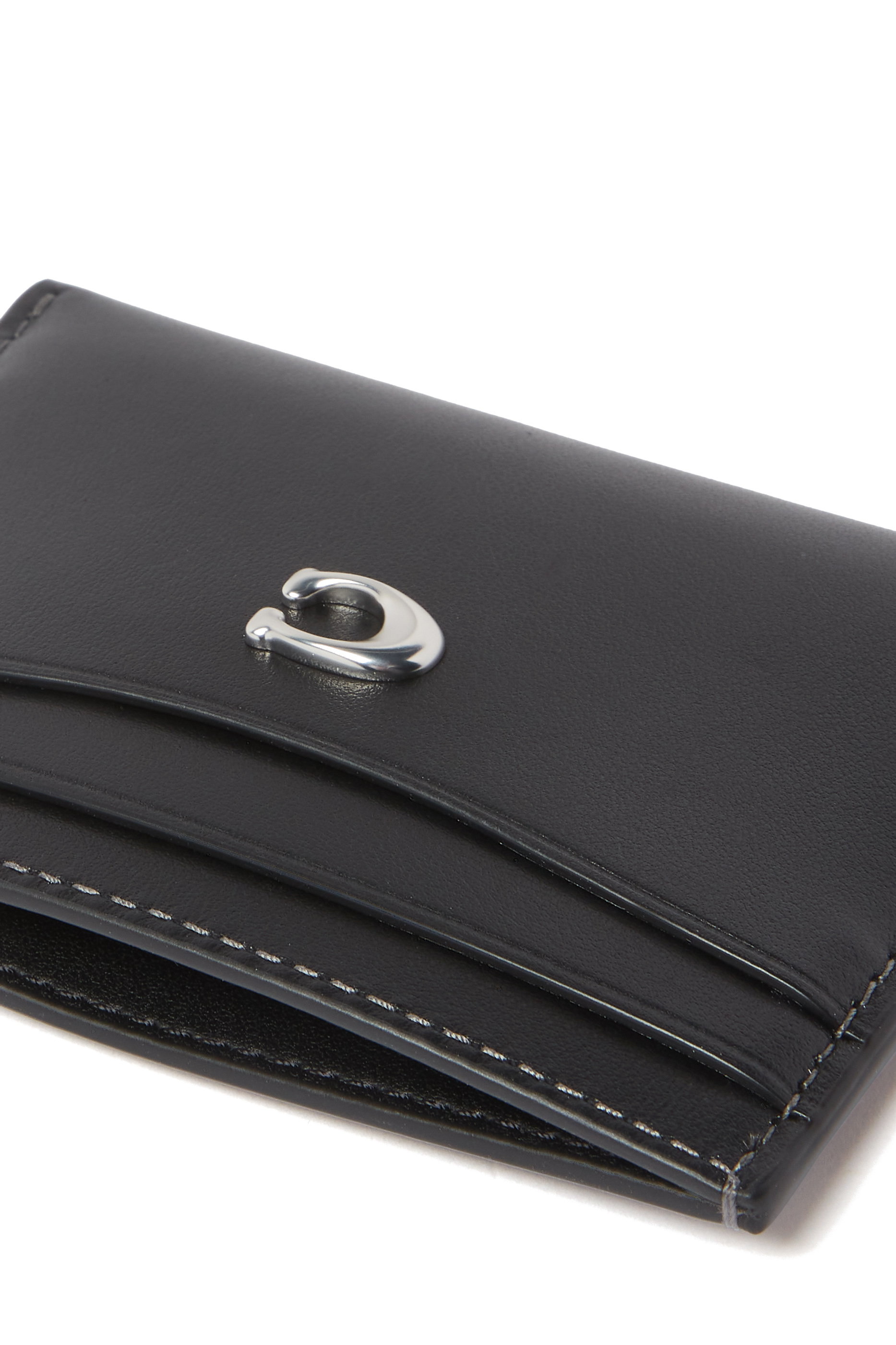 حافظة بطاقات إسنشالز