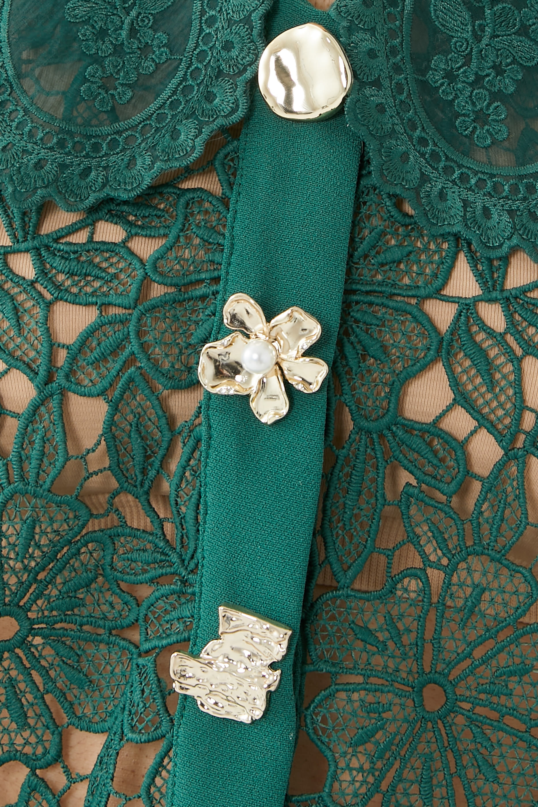 بلوزة دانتيل جوبير