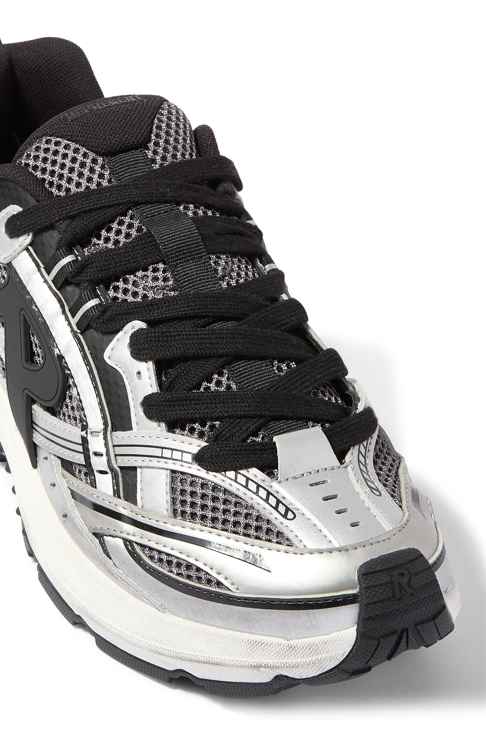 سنيكرز ستورم للجري