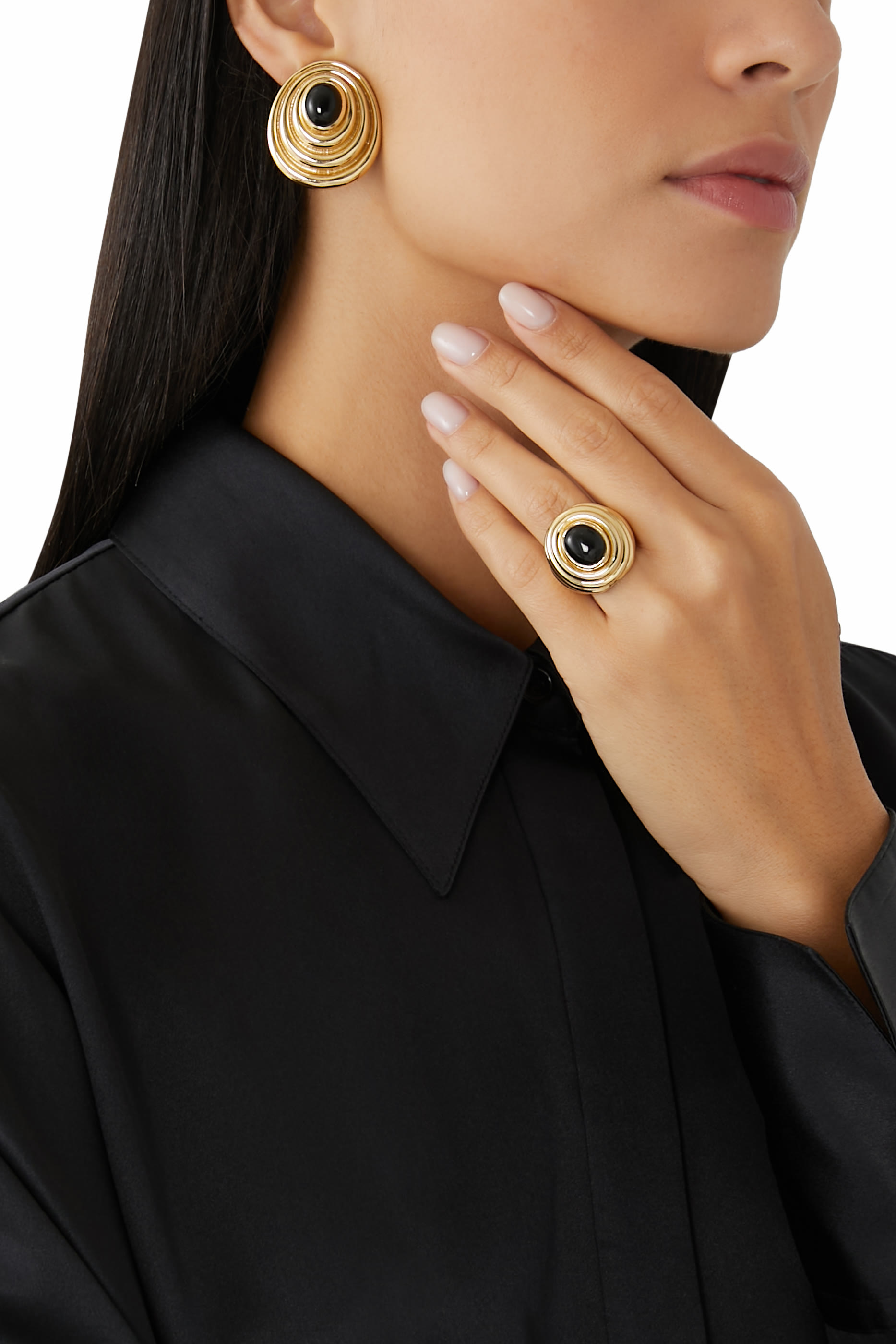 أقراط بريزنس مرصعة بالأونيكس الأسود، نحاس مطلي بذهب عيار 22